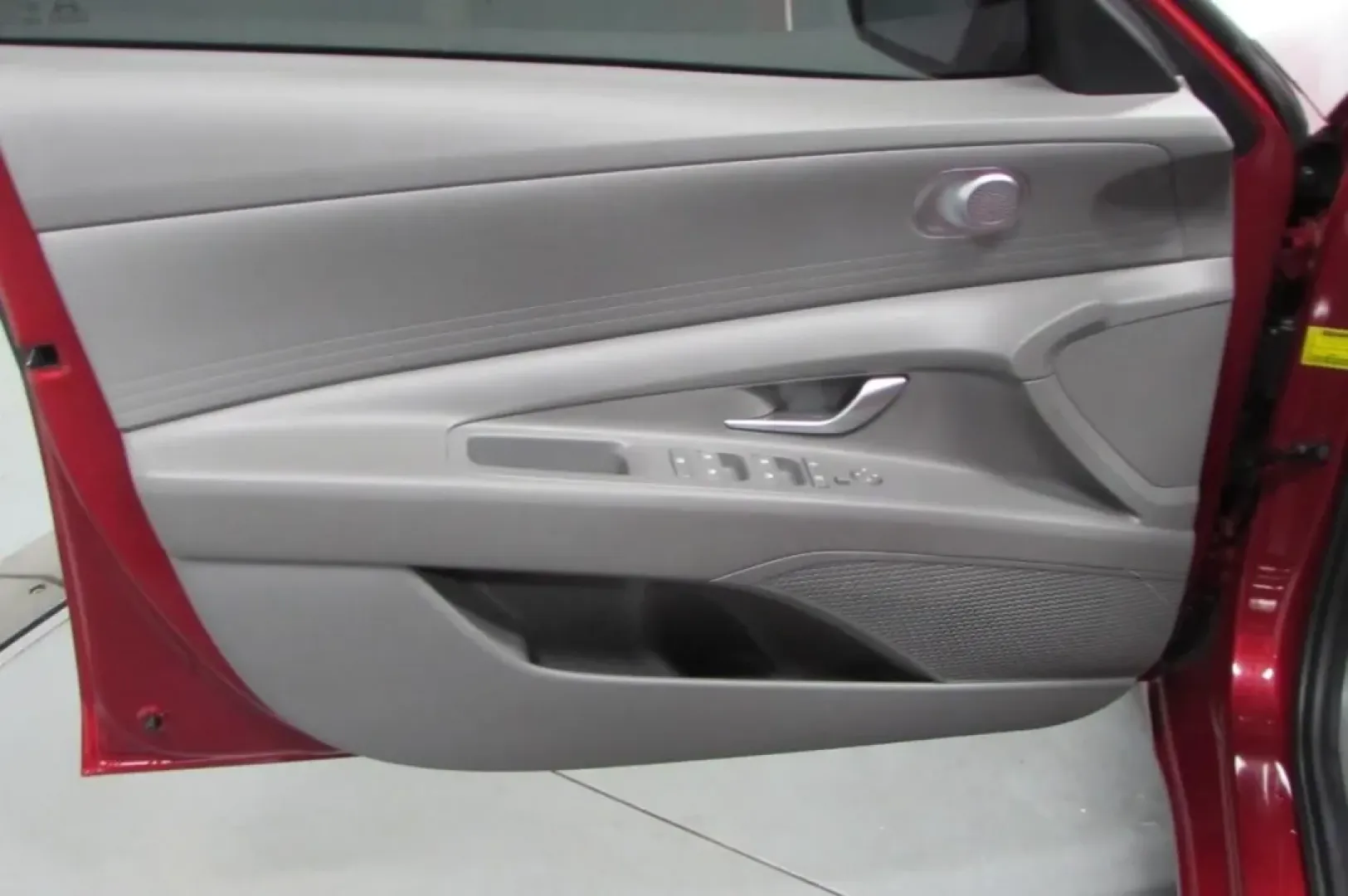 2024 /Gray Hyundai Elantra SEL (KMHLM4DG2RU) with an Other engine, Automatic transmission, located at 12830 Highway 21, De Soto, MO, 63020, (636) 337-7777, 38.153099, -90.573624 - If you're in the market for a reliable and stylish sedan that fits seamlessly into your lifestyle, look no further than the 2024 Hyundai Elantra SEL at Pettus CDJR DeSoto. Whether you're commuting to work in De Soto, running errands in surrounding neighborhoods, or embarking on weekend adventures, t - Photo#10