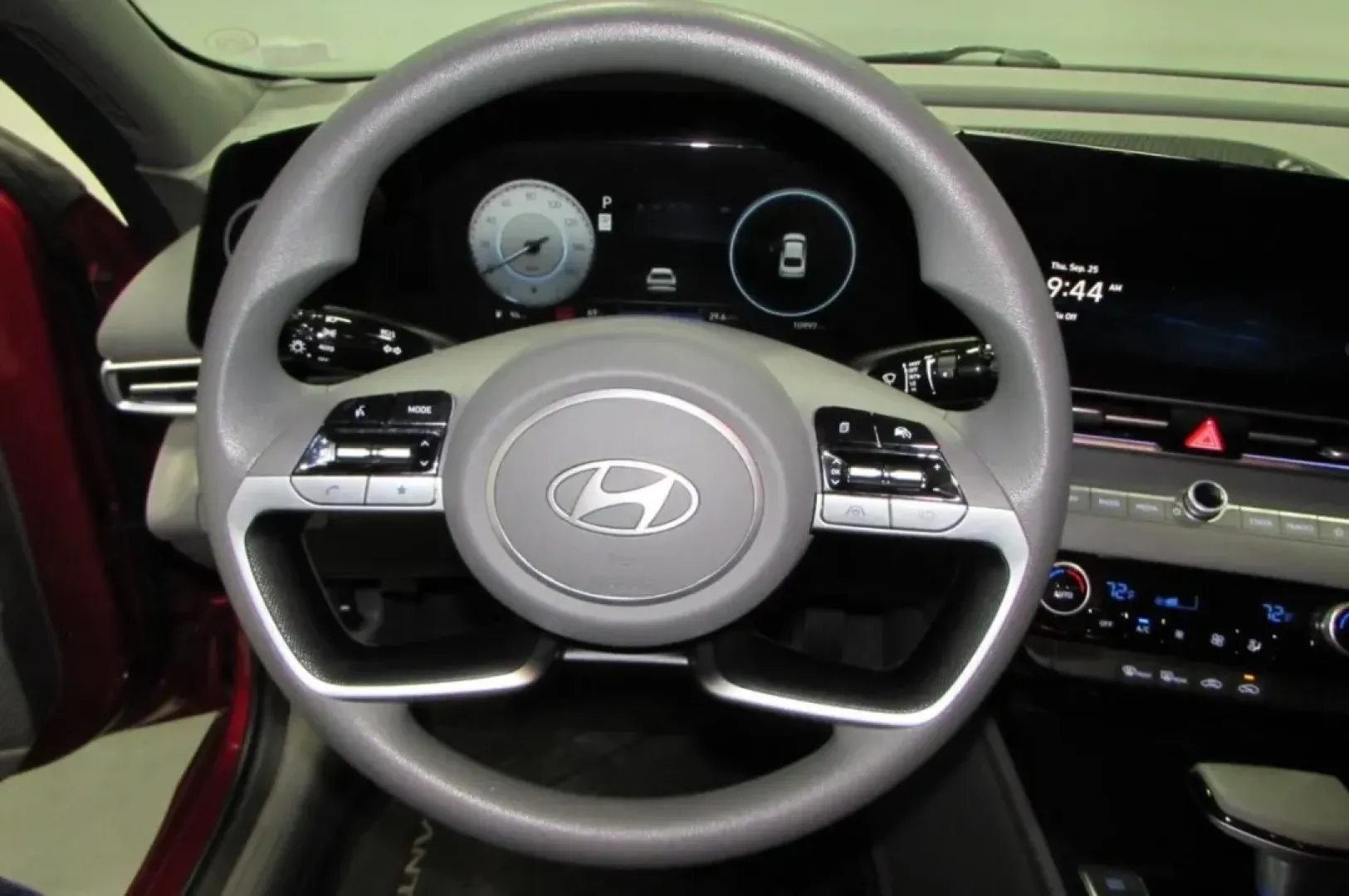 2024 /Gray Hyundai Elantra SEL (KMHLM4DG2RU) with an Other engine, Automatic transmission, located at 12830 Highway 21, De Soto, MO, 63020, (636) 337-7777, 38.153099, -90.573624 - If you're in the market for a reliable and stylish sedan that fits seamlessly into your lifestyle, look no further than the 2024 Hyundai Elantra SEL at Pettus CDJR DeSoto. Whether you're commuting to work in De Soto, running errands in surrounding neighborhoods, or embarking on weekend adventures, t - Photo#13