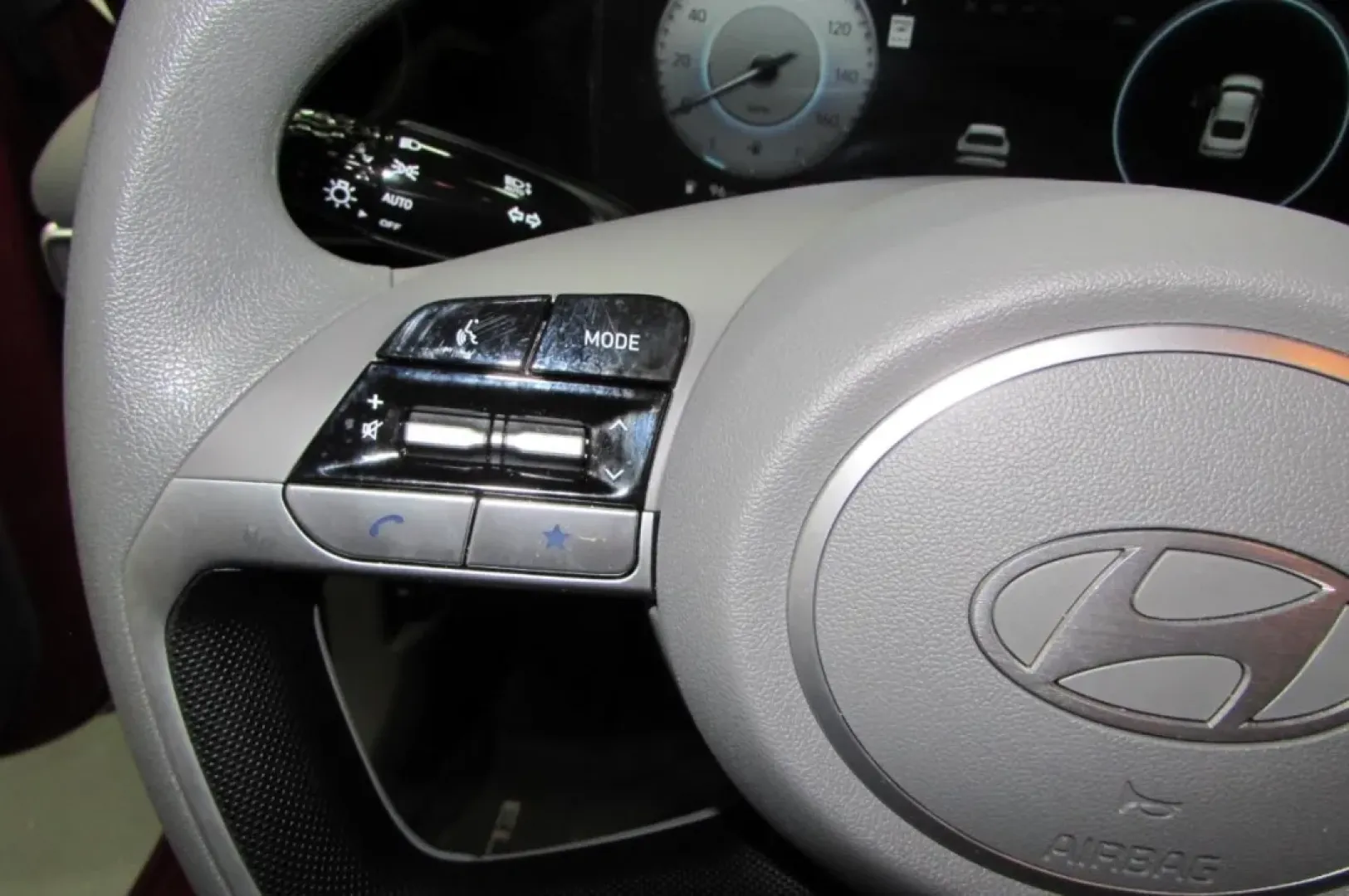 2024 /Gray Hyundai Elantra SEL (KMHLM4DG2RU) with an Other engine, Automatic transmission, located at 12830 Highway 21, De Soto, MO, 63020, (636) 337-7777, 38.153099, -90.573624 - If you're in the market for a reliable and stylish sedan that fits seamlessly into your lifestyle, look no further than the 2024 Hyundai Elantra SEL at Pettus CDJR DeSoto. Whether you're commuting to work in De Soto, running errands in surrounding neighborhoods, or embarking on weekend adventures, t - Photo#14