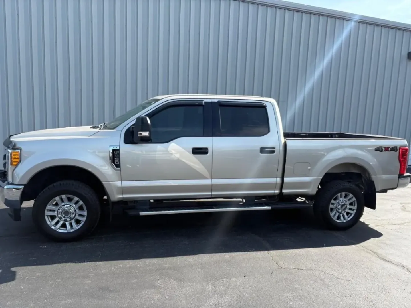 2017 /Camel Cloth Ford F-250SD XLT (1FT7W2B61HE) with an Other engine, located at 12836 Highway 21, De Soto, MO, 63020, (636) 337-7777, 38.151867, -90.575615 - **Adventure Awaits with the 2017 Ford F-250SD XLT Your Ultimate Workhorse!**<br /> <br /> Are you ready to take on the great outdoors or tackle your daily tasks with confidence? The 2017 Ford F-250SD XLT is the truck designed for both work and play, making it the ideal companion for those who live - Photo#34