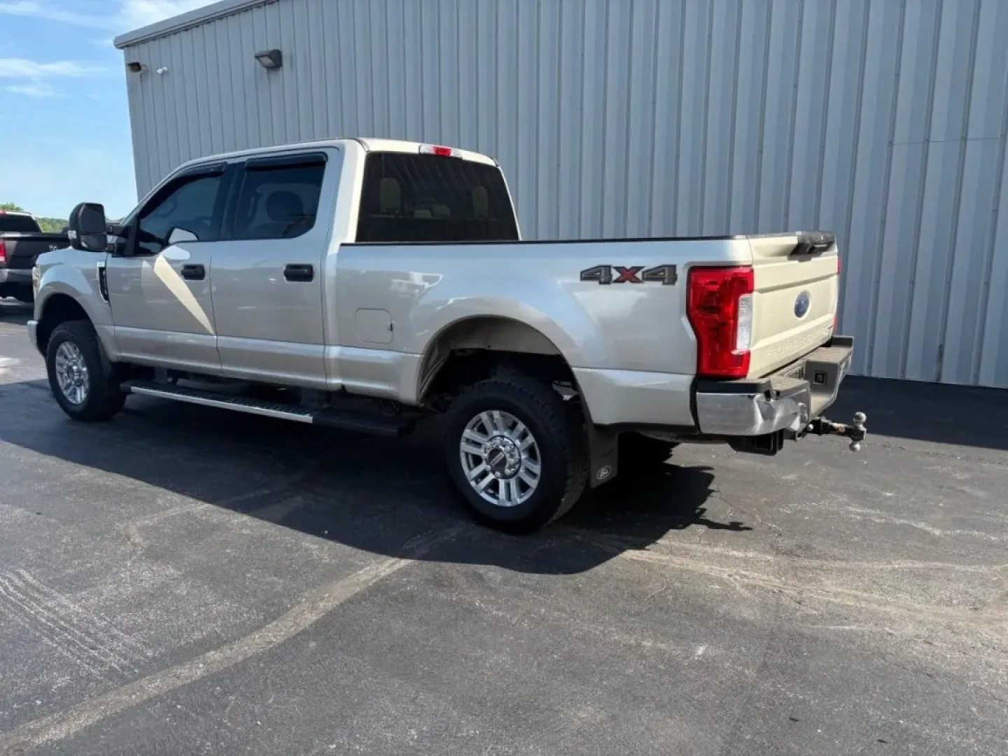 2017 /Camel Cloth Ford F-250SD XLT (1FT7W2B61HE) with an Other engine, located at 12836 Highway 21, De Soto, MO, 63020, (636) 337-7777, 38.151867, -90.575615 - **Adventure Awaits with the 2017 Ford F-250SD XLT Your Ultimate Workhorse!**<br /> <br /> Are you ready to take on the great outdoors or tackle your daily tasks with confidence? The 2017 Ford F-250SD XLT is the truck designed for both work and play, making it the ideal companion for those who live - Photo#35