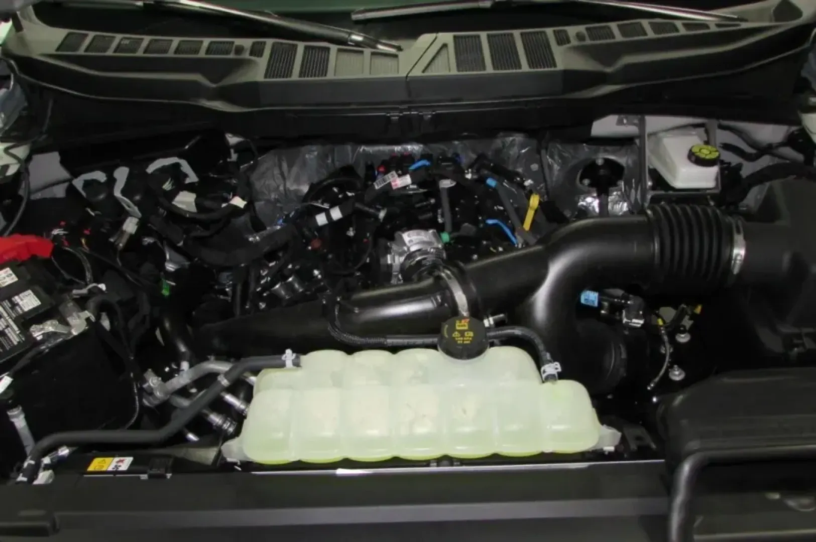 2025 /Black Cloth Ford F-150 STX (1FTEW2LP8SK) with an 2.7L V6 EcoBoost engine, Automatic transmission, located at 12836 Highway 21, De Soto, MO, 63020, (636) 337-7777, 38.151867, -90.575615 - Elevate your lifestyle with the versatile 2025 Ford F-150 STX, perfect for both work and play. Whether you're a weekend adventurer craving off-road experiences, a growing family needing ample space, or a commuter searching for a reliable vehicle, this robust truck stands ready to meet your demands. - Photo#8