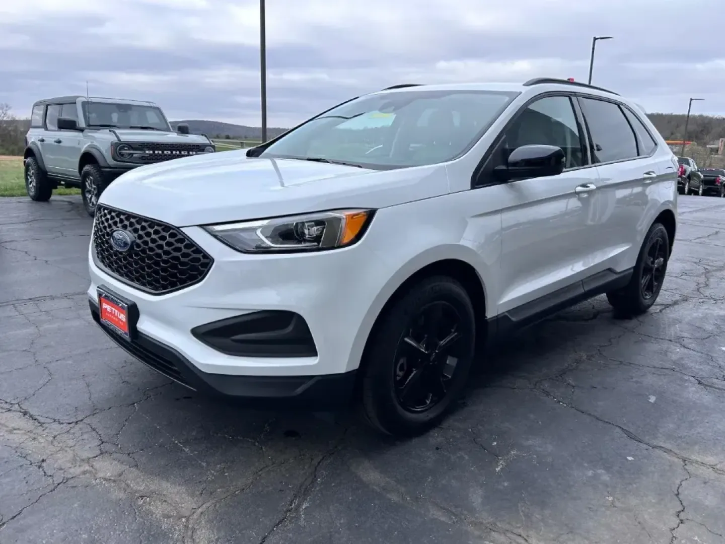 2024 /Dune Cloth Ford Edge SE (2FMPK4G94RB) with an Twin-Scroll 2.0L EcoBoost engine, Automatic transmission, located at 141 Commercial Dr, Fredericktown, MO, 63645, (573) 783-6432, 37.570087, -90.320648 - **Elevate Your Daily Drive: Discover the 2024 Ford Edge SE at Pettus Ford Fredericktown!**<br /> <br /> Are you in the market for an SUV that perfectly blends comfort, performance, and advanced technology? Look no further than the stunning 2024 Ford Edge SE, available now at Pettus Ford Fredericktow - Photo#6