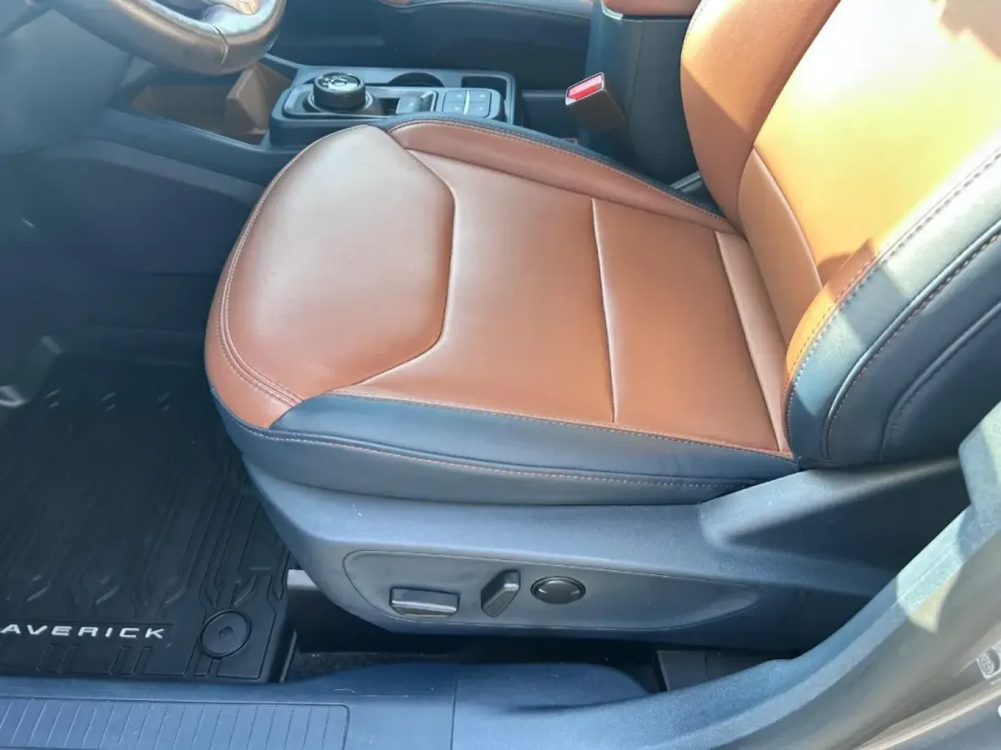 2022 /Desert Brown Leather Ford Maverick Lariat (3FTTW8F9XNR) with an 2.0L EcoBoost engine, Automatic transmission, located at 141 Commercial Dr, Fredericktown, MO, 63645, (573) 783-6432, 37.570087, -90.320648 - **Unleash Your Adventurous Spirit with the 2022 Ford Maverick Lariat at Pettus Ford Fredericktown!**<br /> <br /> Are you ready to elevate your lifestyle with a reliable vehicle that seamlessly blends everyday practicality with weekend adventure? The 2022 Ford Maverick Lariat is the perfect truck fo - Photo#17