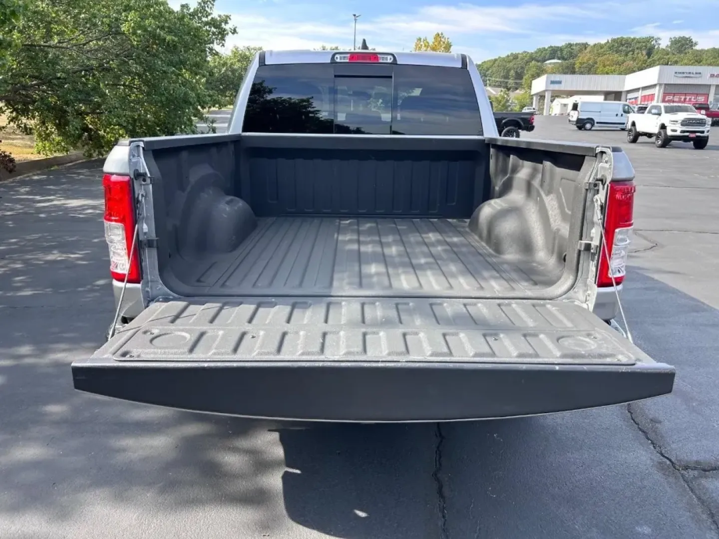 2023 /Diesel Gray/Black Cloth Ram 1500 Big Horn/Lone Star (1C6RRFFG1PN) with an 3.6L V6 24V VVT eTorque UPG I engine, located at 970 Woodlawn Dr., Farmington, MO, 63640, (573) 431-7800, 37.825642, -90.468674 - Looking for the perfect combination of ruggedness and refinement? Meet your ultimate companion for weekend adventures and daily commutes alike-a 2023 Ram 1500 Big Horn/Lone Star, available now at Pettus CDJR Farmington, your trusted OEM dealership located at 970 Woodlawn Drive, Farmington, MO 63640. - Photo#4