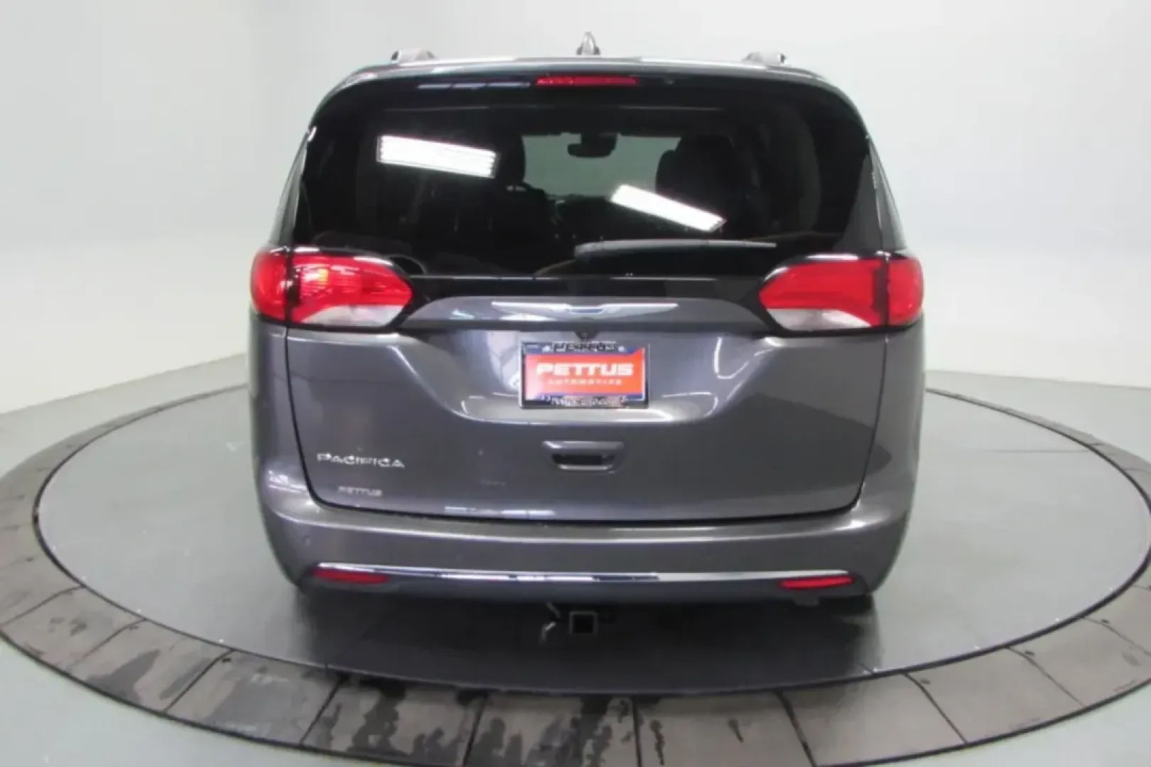 2020 /Black/Alloy Leather Chrysler Pacifica Touring L Plus (2C4RC1EG5LR) with an Other engine, Automatic transmission, located at 12830 Highway 21, De Soto, MO, 63020, (636) 337-7777, 38.153099, -90.573624 - **Experience Family-Friendly Adventures in the 2020 Chrysler Pacifica Touring L Plus at Pettus CDJR DeSoto!**<br /> <br /> If you're looking for a reliable minivan that perfectly balances comfort, technology, and efficiency for your family, look no further than this stunning 2020 Chrysler Pacifica T - Photo#6