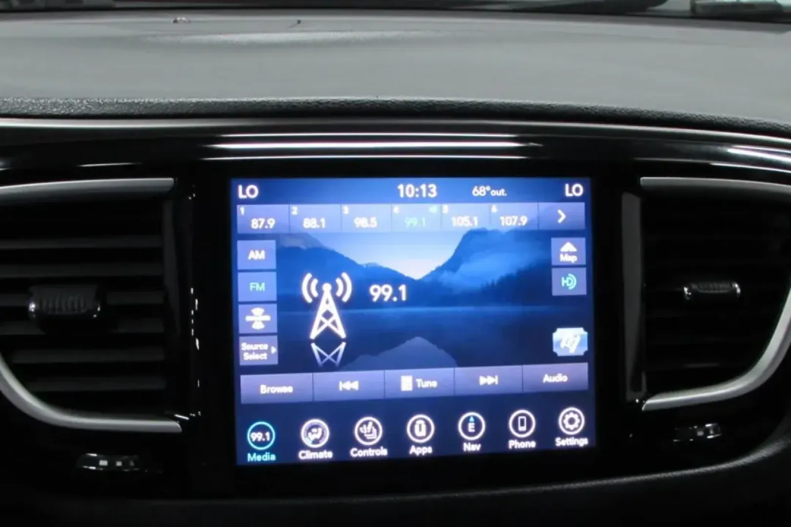 2020 /Black/Alloy Leather Chrysler Pacifica Touring L Plus (2C4RC1EG5LR) with an Other engine, Automatic transmission, located at 12830 Highway 21, De Soto, MO, 63020, (636) 337-7777, 38.153099, -90.573624 - **Experience Family-Friendly Adventures in the 2020 Chrysler Pacifica Touring L Plus at Pettus CDJR DeSoto!**<br /> <br /> If you're looking for a reliable minivan that perfectly balances comfort, technology, and efficiency for your family, look no further than this stunning 2020 Chrysler Pacifica T - Photo#18