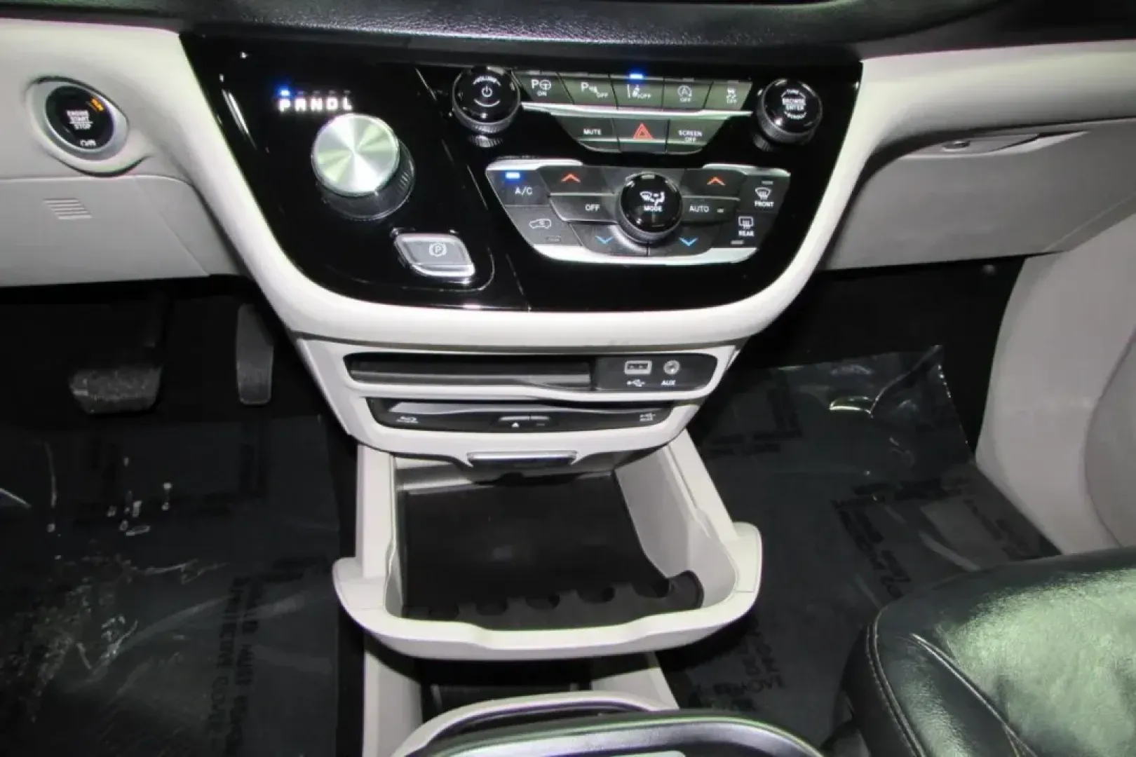 2020 /Black/Alloy Leather Chrysler Pacifica Touring L Plus (2C4RC1EG5LR) with an Other engine, Automatic transmission, located at 12830 Highway 21, De Soto, MO, 63020, (636) 337-7777, 38.153099, -90.573624 - **Experience Family-Friendly Adventures in the 2020 Chrysler Pacifica Touring L Plus at Pettus CDJR DeSoto!**<br /> <br /> If you're looking for a reliable minivan that perfectly balances comfort, technology, and efficiency for your family, look no further than this stunning 2020 Chrysler Pacifica T - Photo#19