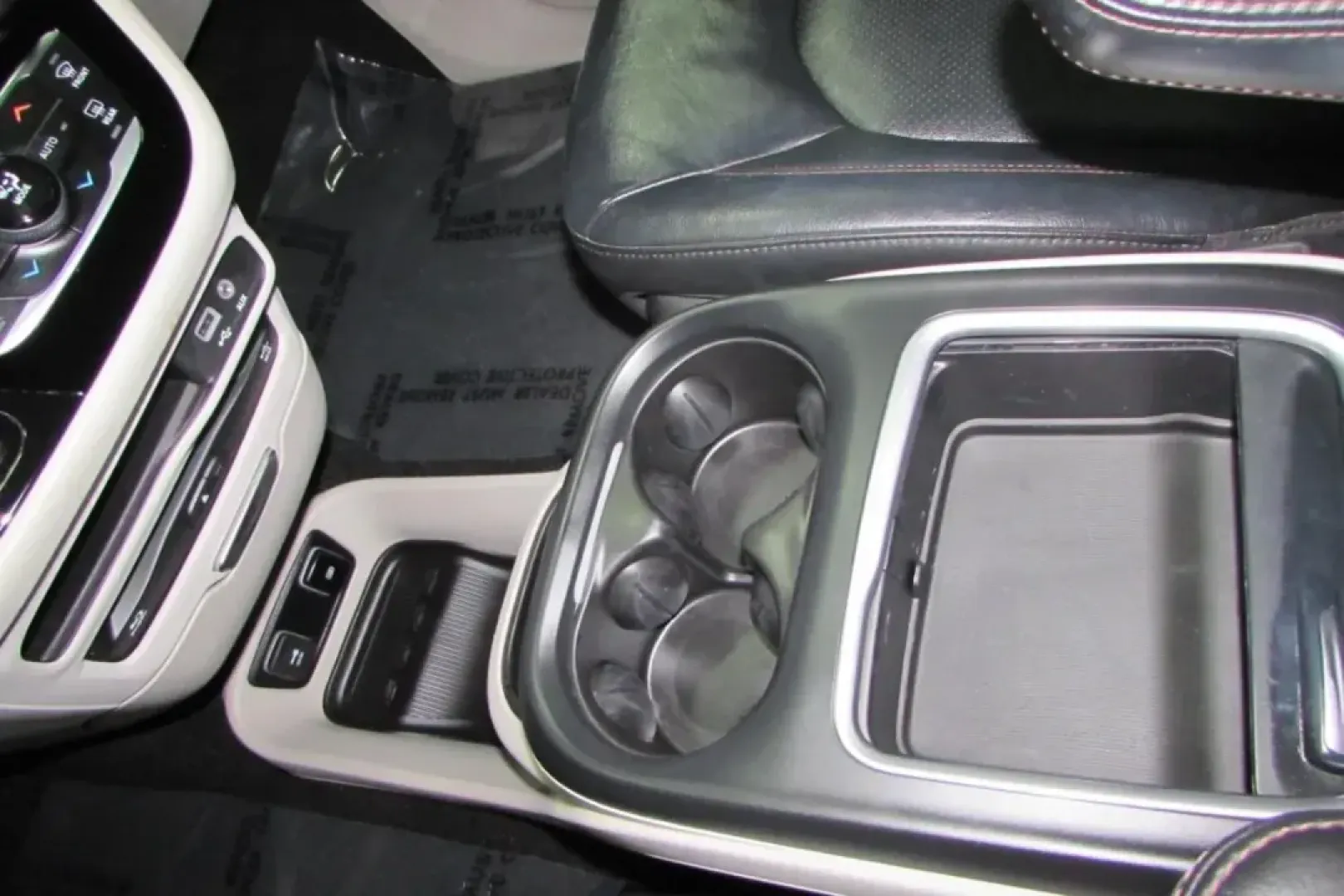 2020 /Black/Alloy Leather Chrysler Pacifica Touring L Plus (2C4RC1EG5LR) with an Other engine, Automatic transmission, located at 12830 Highway 21, De Soto, MO, 63020, (636) 337-7777, 38.153099, -90.573624 - **Experience Family-Friendly Adventures in the 2020 Chrysler Pacifica Touring L Plus at Pettus CDJR DeSoto!**<br /> <br /> If you're looking for a reliable minivan that perfectly balances comfort, technology, and efficiency for your family, look no further than this stunning 2020 Chrysler Pacifica T - Photo#20