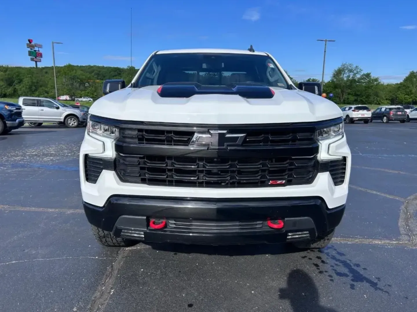 2022 /Jet Black Leather Chevrolet Silverado 1500 LT Trail Boss (3GCUDFED4NG) with an 5.3L engine, located at 141 Commercial Dr, Fredericktown, MO, 63645, (573) 783-6432, 37.570087, -90.320648 - **Adventure Awaits in the 2022 Chevrolet Silverado 1500 LT Trail Boss Perfect for the Modern Explorer!**<br /> <br /> Are you looking for a dependable vehicle that effortlessly blends rugged capability with everyday comfort? The 2022 Chevrolet Silverado 1500 LT Trail Boss is your ideal companion, w - Photo#6