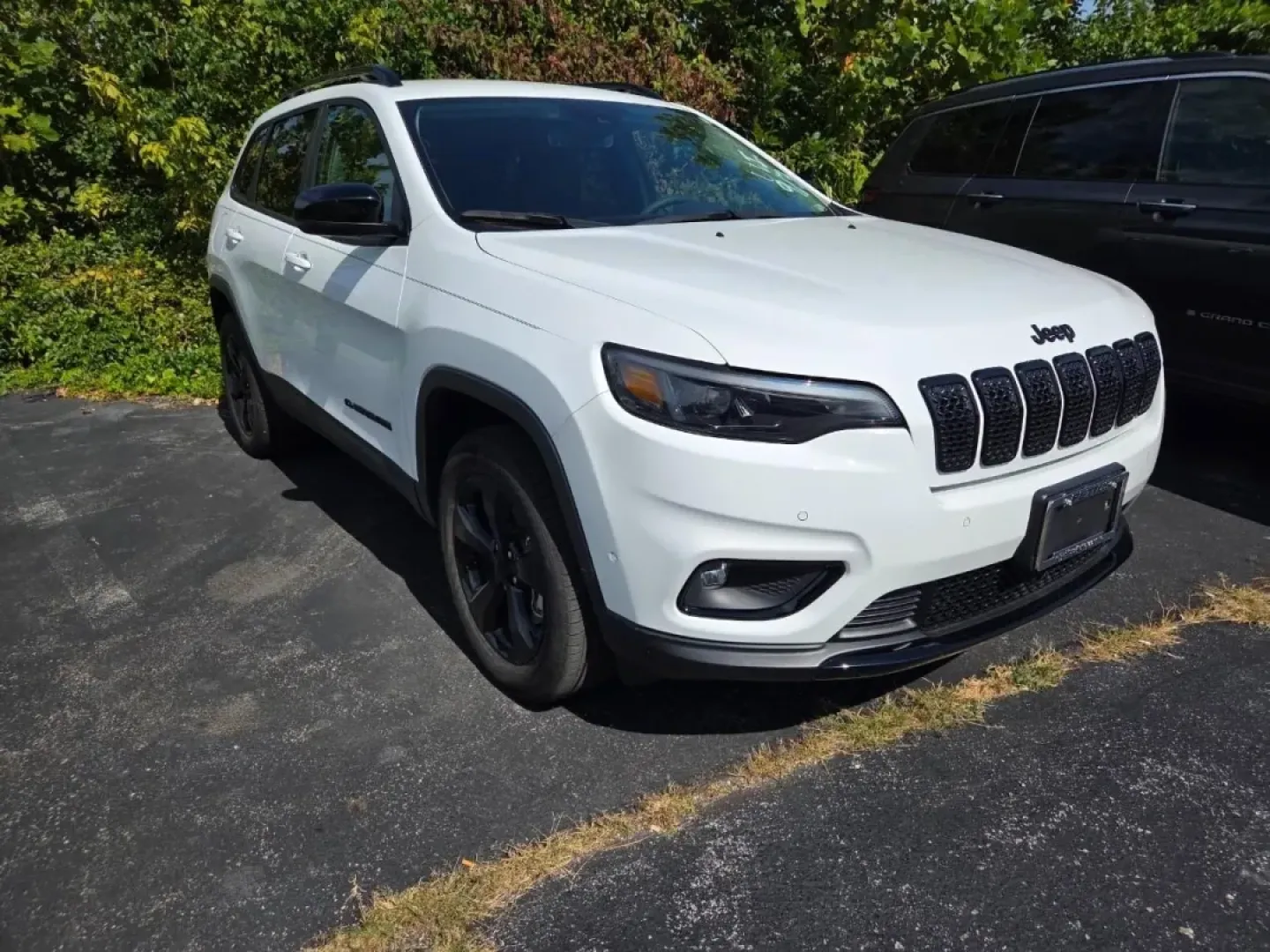 2023 /Black Jeep Cherokee Altitude (1C4PJMMB1PD) with an Other engine, Automatic transmission, located at 12830 Highway 21, De Soto, MO, 63020, (636) 337-7777, 38.153099, -90.573624 - **Adventure Awaits with the 2023 Jeep Cherokee at Pettus CDJR DeSoto!**<br /> <br /> Are you ready to elevate your driving experience? Whether you're navigating city streets or setting off on a weekend adventure, the 2023 Jeep Cherokee perfectly combines style, comfort, and performance. This pre-own - Photo#0