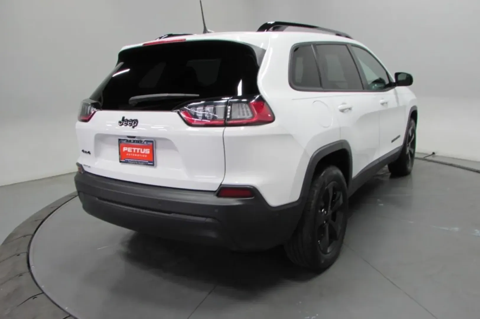2023 /Black Jeep Cherokee Altitude (1C4PJMMB1PD) with an Other engine, Automatic transmission, located at 12830 Highway 21, De Soto, MO, 63020, (636) 337-7777, 38.153099, -90.573624 - **Adventure Awaits with the 2023 Jeep Cherokee at Pettus CDJR DeSoto!**<br /> <br /> Are you ready to elevate your driving experience? Whether you're navigating city streets or setting off on a weekend adventure, the 2023 Jeep Cherokee perfectly combines style, comfort, and performance. This pre-own - Photo#7