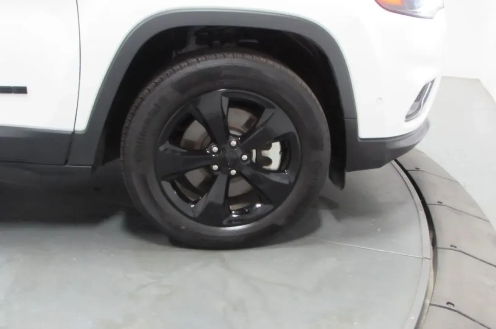 2023 /Black Jeep Cherokee Altitude (1C4PJMMB1PD) with an Other engine, Automatic transmission, located at 12830 Highway 21, De Soto, MO, 63020, (636) 337-7777, 38.153099, -90.573624 - **Adventure Awaits with the 2023 Jeep Cherokee at Pettus CDJR DeSoto!**<br /> <br /> Are you ready to elevate your driving experience? Whether you're navigating city streets or setting off on a weekend adventure, the 2023 Jeep Cherokee perfectly combines style, comfort, and performance. This pre-own - Photo#9