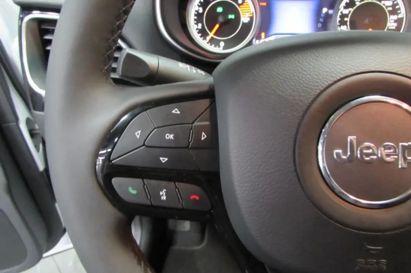 2023 /Black Jeep Cherokee Altitude (1C4PJMMB1PD) with an Other engine, Automatic transmission, located at 12830 Highway 21, De Soto, MO, 63020, (636) 337-7777, 38.153099, -90.573624 - **Adventure Awaits with the 2023 Jeep Cherokee at Pettus CDJR DeSoto!**<br /> <br /> Are you ready to elevate your driving experience? Whether you're navigating city streets or setting off on a weekend adventure, the 2023 Jeep Cherokee perfectly combines style, comfort, and performance. This pre-own - Photo#15
