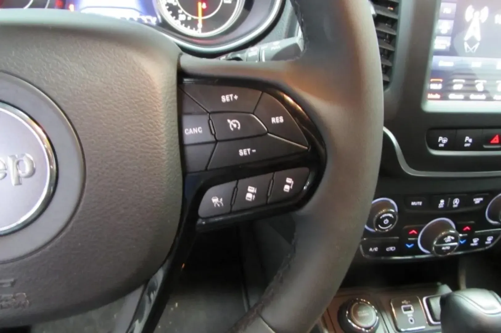 2023 /Black Jeep Cherokee Altitude (1C4PJMMB1PD) with an Other engine, Automatic transmission, located at 12830 Highway 21, De Soto, MO, 63020, (636) 337-7777, 38.153099, -90.573624 - **Adventure Awaits with the 2023 Jeep Cherokee at Pettus CDJR DeSoto!**<br /> <br /> Are you ready to elevate your driving experience? Whether you're navigating city streets or setting off on a weekend adventure, the 2023 Jeep Cherokee perfectly combines style, comfort, and performance. This pre-own - Photo#16