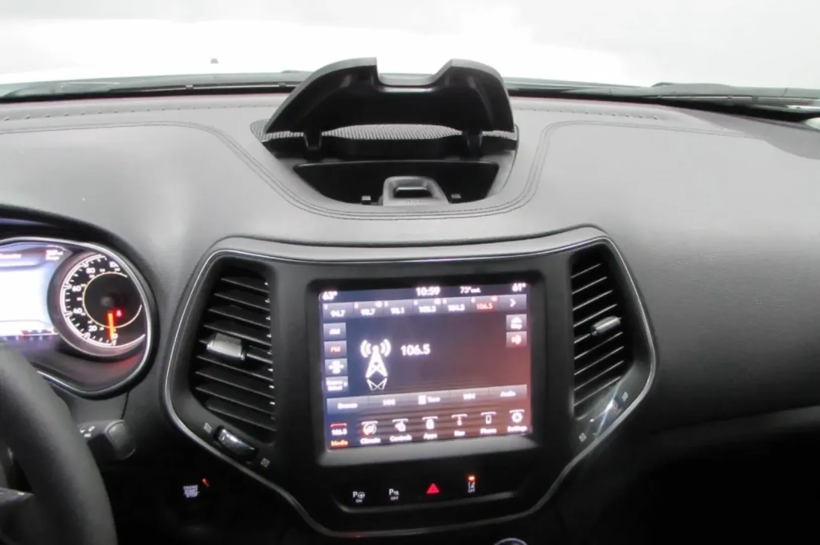 2023 /Black Jeep Cherokee Altitude (1C4PJMMB1PD) with an Other engine, Automatic transmission, located at 12830 Highway 21, De Soto, MO, 63020, (636) 337-7777, 38.153099, -90.573624 - **Adventure Awaits with the 2023 Jeep Cherokee at Pettus CDJR DeSoto!**<br /> <br /> Are you ready to elevate your driving experience? Whether you're navigating city streets or setting off on a weekend adventure, the 2023 Jeep Cherokee perfectly combines style, comfort, and performance. This pre-own - Photo#19