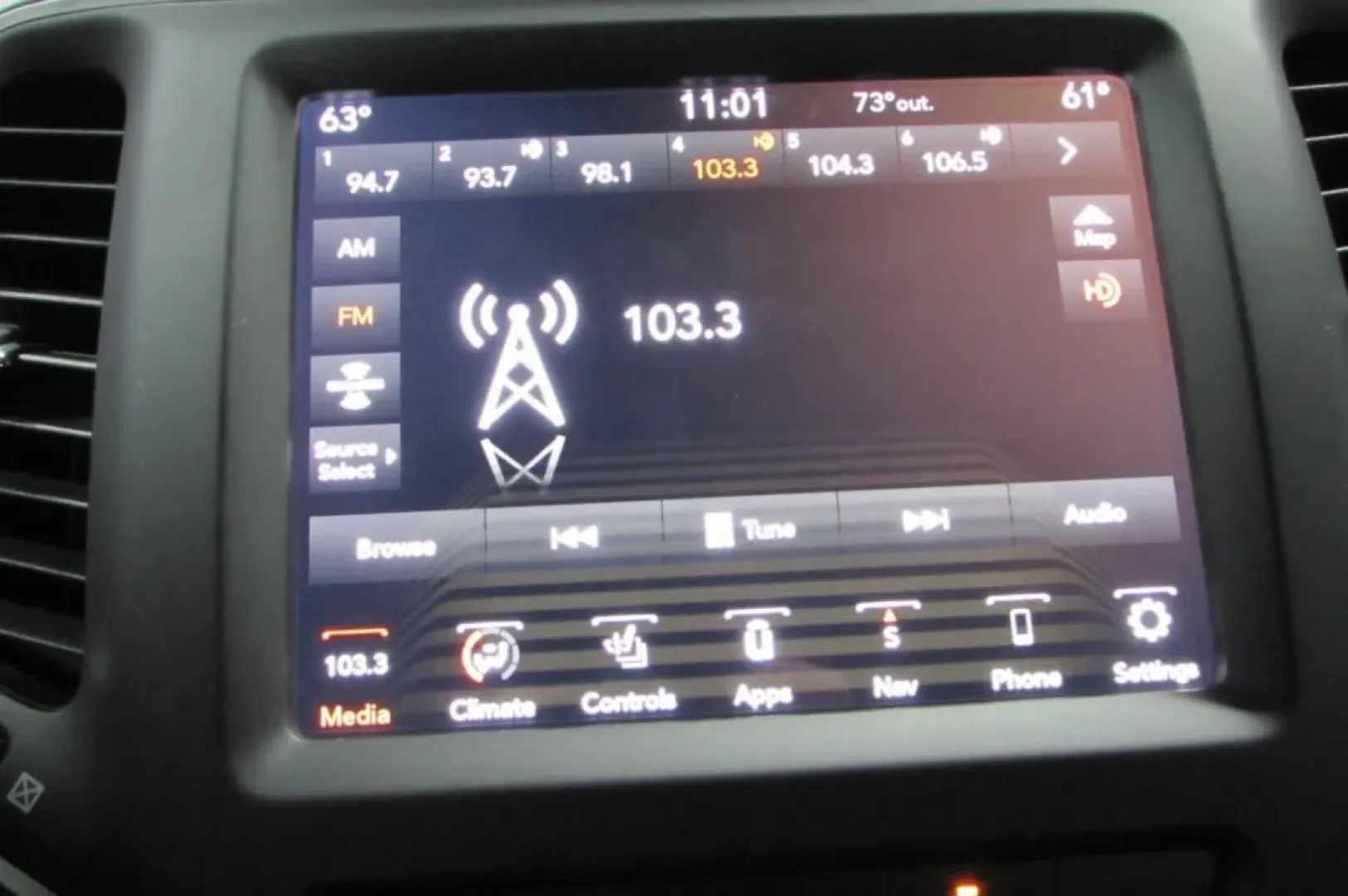 2023 /Black Jeep Cherokee Altitude (1C4PJMMB1PD) with an Other engine, Automatic transmission, located at 12830 Highway 21, De Soto, MO, 63020, (636) 337-7777, 38.153099, -90.573624 - **Adventure Awaits with the 2023 Jeep Cherokee at Pettus CDJR DeSoto!**<br /> <br /> Are you ready to elevate your driving experience? Whether you're navigating city streets or setting off on a weekend adventure, the 2023 Jeep Cherokee perfectly combines style, comfort, and performance. This pre-own - Photo#20