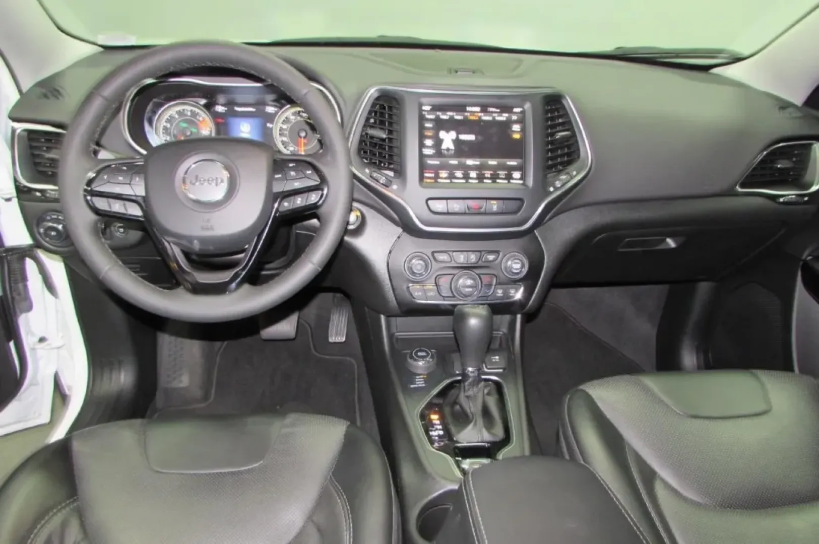 2023 /Black Jeep Cherokee Altitude (1C4PJMMB1PD) with an Other engine, Automatic transmission, located at 12830 Highway 21, De Soto, MO, 63020, (636) 337-7777, 38.153099, -90.573624 - **Adventure Awaits with the 2023 Jeep Cherokee at Pettus CDJR DeSoto!**<br /> <br /> Are you ready to elevate your driving experience? Whether you're navigating city streets or setting off on a weekend adventure, the 2023 Jeep Cherokee perfectly combines style, comfort, and performance. This pre-own - Photo#23