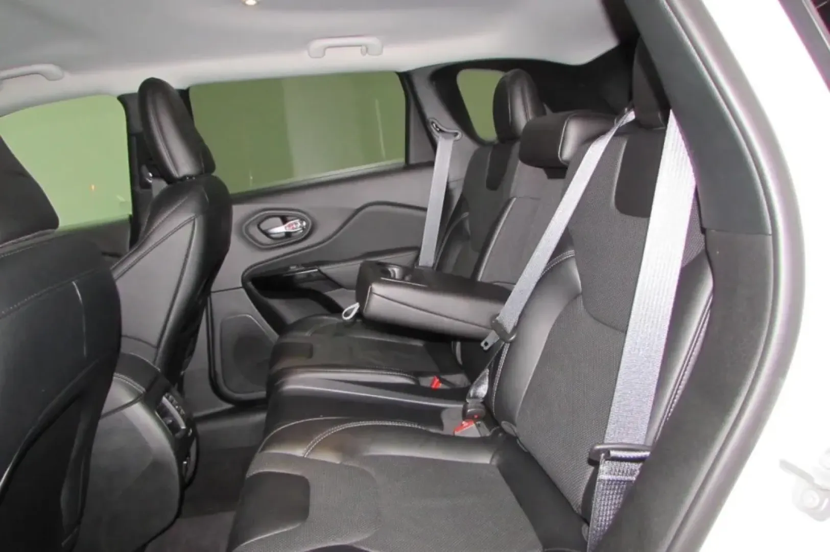 2023 /Black Jeep Cherokee Altitude (1C4PJMMB1PD) with an Other engine, Automatic transmission, located at 12830 Highway 21, De Soto, MO, 63020, (636) 337-7777, 38.153099, -90.573624 - **Adventure Awaits with the 2023 Jeep Cherokee at Pettus CDJR DeSoto!**<br /> <br /> Are you ready to elevate your driving experience? Whether you're navigating city streets or setting off on a weekend adventure, the 2023 Jeep Cherokee perfectly combines style, comfort, and performance. This pre-own - Photo#25