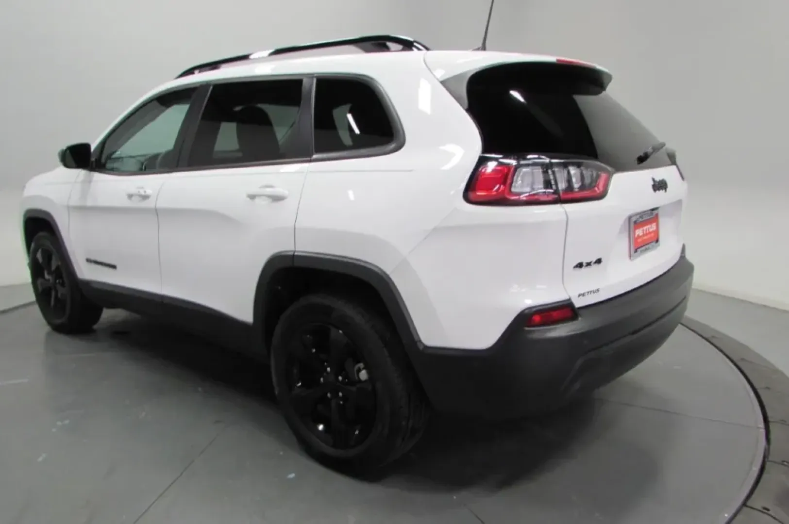 2023 /Black Jeep Cherokee Altitude (1C4PJMMB1PD) with an Other engine, Automatic transmission, located at 12830 Highway 21, De Soto, MO, 63020, (636) 337-7777, 38.153099, -90.573624 - **Adventure Awaits with the 2023 Jeep Cherokee at Pettus CDJR DeSoto!**<br /> <br /> Are you ready to elevate your driving experience? Whether you're navigating city streets or setting off on a weekend adventure, the 2023 Jeep Cherokee perfectly combines style, comfort, and performance. This pre-own - Photo#5