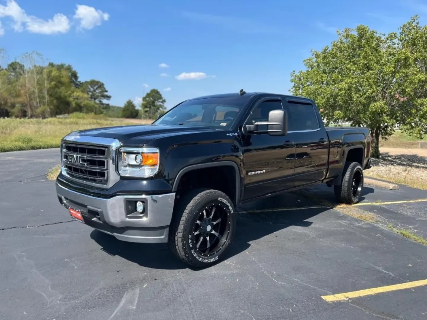 2014 /Jet Black/Dark Ash Cloth GMC Sierra 1500 4WD Crew Cab SLE (3GTU2UEC2EG) with an 5.3L engine, Automatic transmission, located at 970 Woodlawn Dr., Farmington, MO, 63640, (573) 431-7800, 37.825642, -90.468674 - **Unleash Your Adventurous Spirit with the 2014 GMC Sierra 1500 at Pettus CDJR Farmington!**<br /> <br /> Are you ready to elevate your weekend getaways and daily commutes? The 2014 GMC Sierra 1500 is not just a truck; it's a versatile companion designed to facilitate a lifestyle filled with adventu - Photo#1