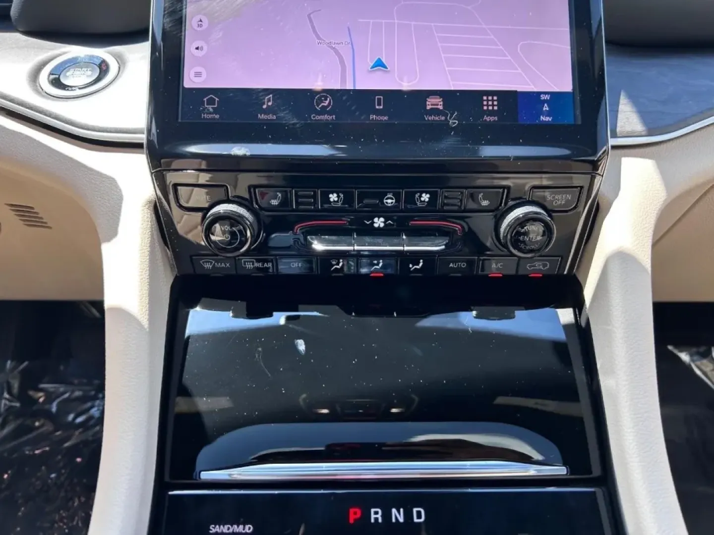 2025 /Wicker Beige/Black Leather Jeep Grand Cherokee Limited (1C4RJKBG5S8) with an 3.6L V6 24V VVT UPG I engine, located at 970 Woodlawn Dr., Farmington, MO, 63640, (573) 431-7800, 37.825642, -90.468674 - Explore the open road with confidence and style in the stunning 2025 Jeep Grand Cherokee L Limited, now available at Pettus CDJR Farmington. Located at 970 Woodlawn Drive in Farmington, MO, our OEM dealership specializes in quality used vehicles and is committed to helping you find the perfect match - Photo#16