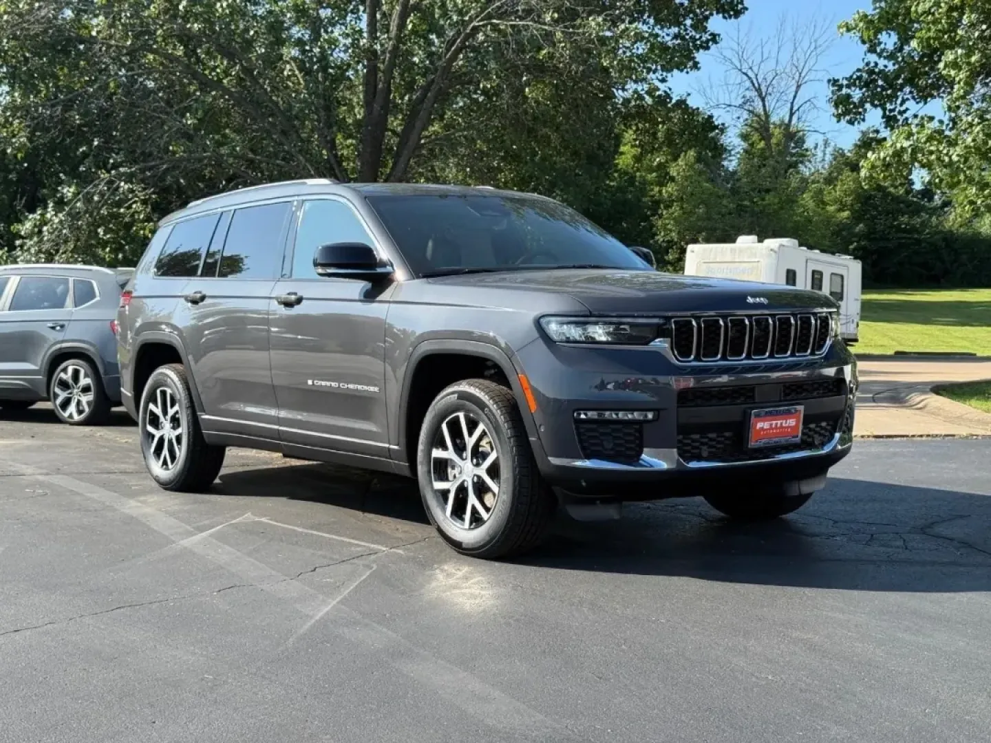 2025 /Global Black Leather Jeep Grand Cherokee Limited (1C4RJKBG7S8) with an 3.6L V6 24V VVT UPG I engine, Automatic transmission, located at 970 Woodlawn Dr., Farmington, MO, 63640, (573) 431-7800, 37.825642, -90.468674 - Are you ready to elevate your family adventures or long commutes? Look no further! The 2025 Jeep Grand Cherokee L Limited is here to fulfill all your driving needs, blending power, luxury, and practicality. At Pettus CDJR Farmington, located at 970 Woodlawn Drive, Farmington, MO 63640, we're proud t - Photo#0