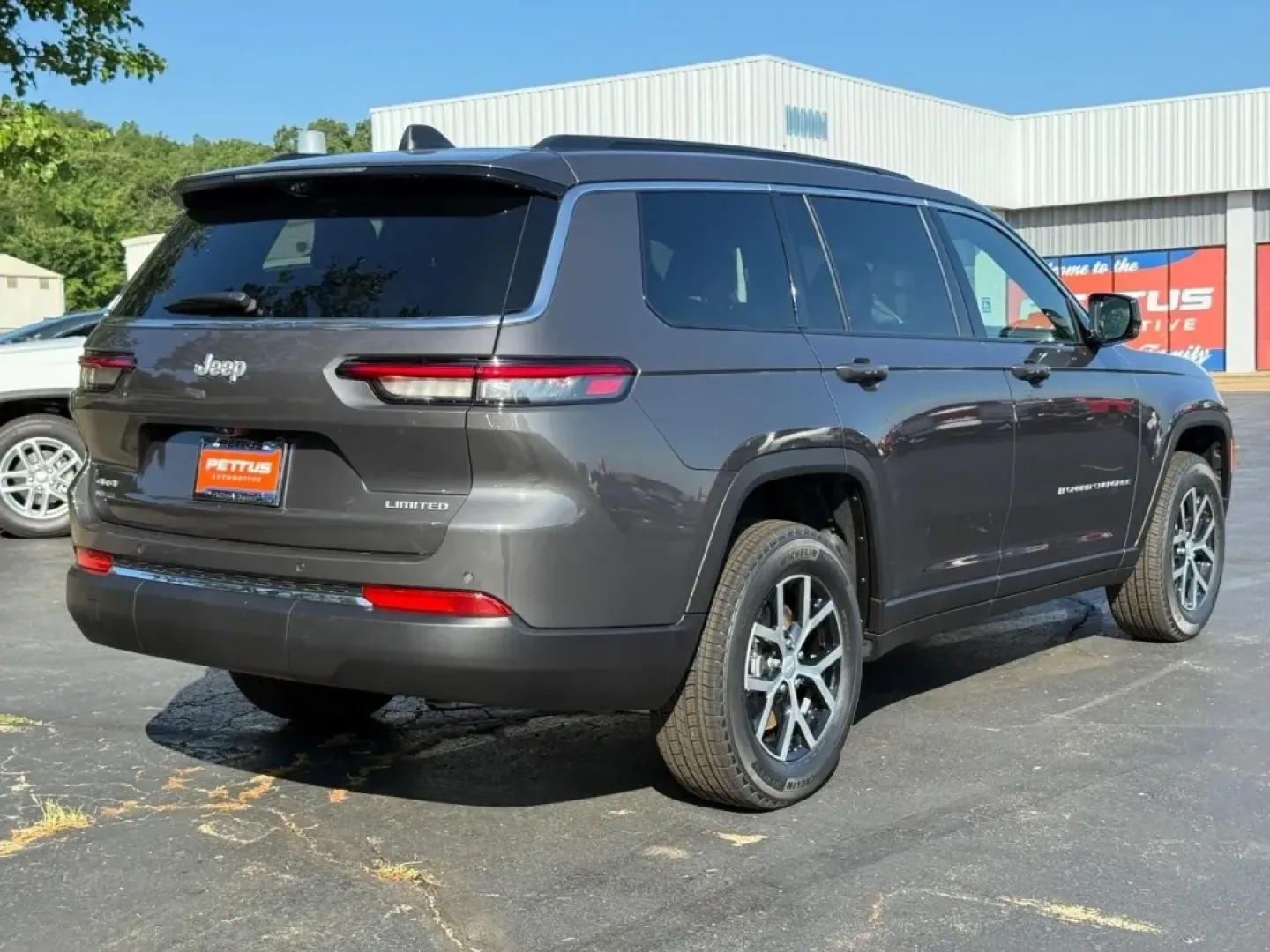 2025 /Global Black Leather Jeep Grand Cherokee Limited (1C4RJKBG7S8) with an 3.6L V6 24V VVT UPG I engine, Automatic transmission, located at 970 Woodlawn Dr., Farmington, MO, 63640, (573) 431-7800, 37.825642, -90.468674 - Are you ready to elevate your family adventures or long commutes? Look no further! The 2025 Jeep Grand Cherokee L Limited is here to fulfill all your driving needs, blending power, luxury, and practicality. At Pettus CDJR Farmington, located at 970 Woodlawn Drive, Farmington, MO 63640, we're proud t - Photo#2