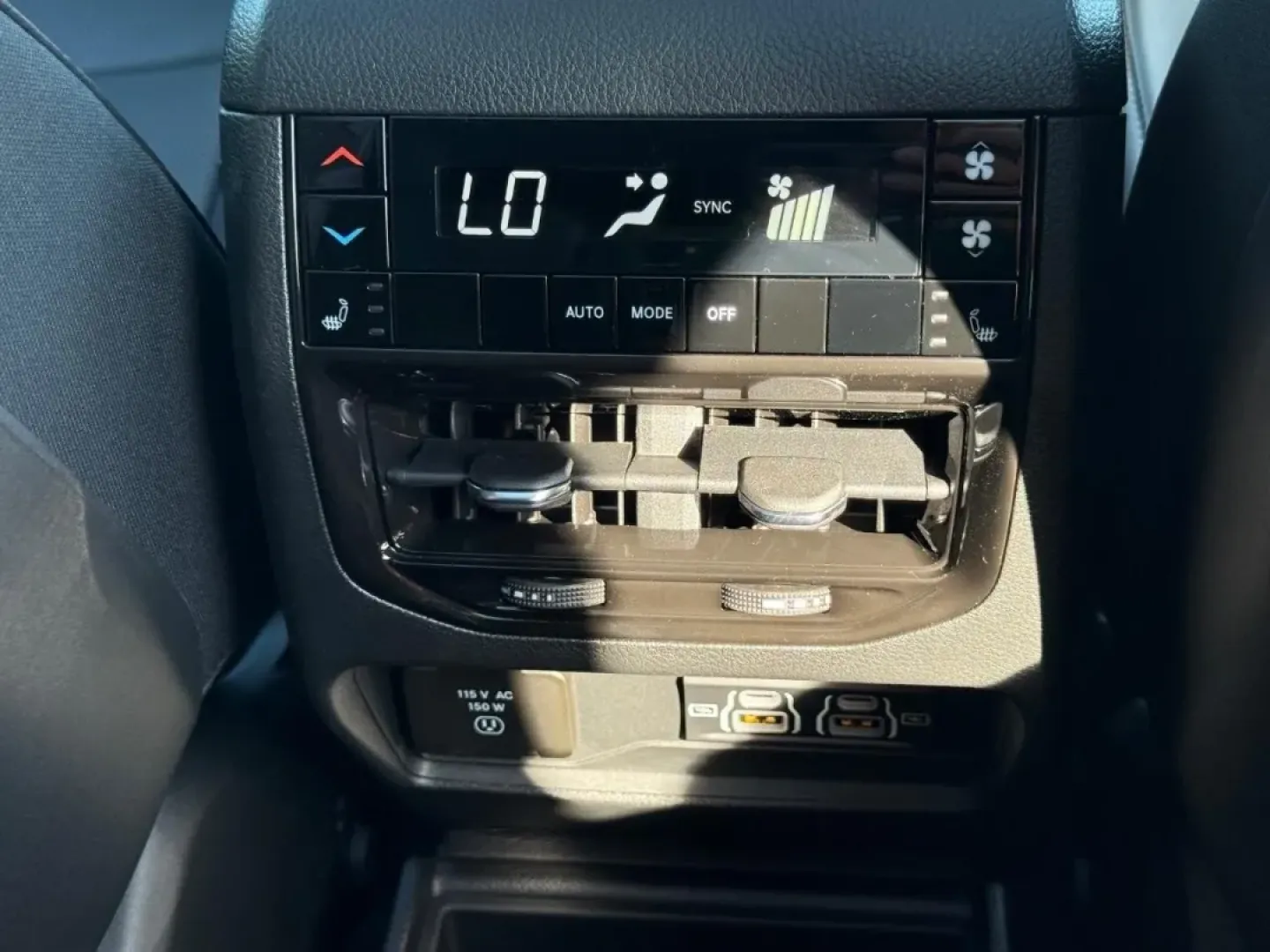 2025 /Global Black Leather Jeep Grand Cherokee Limited (1C4RJKBG7S8) with an 3.6L V6 24V VVT UPG I engine, Automatic transmission, located at 970 Woodlawn Dr., Farmington, MO, 63640, (573) 431-7800, 37.825642, -90.468674 - Are you ready to elevate your family adventures or long commutes? Look no further! The 2025 Jeep Grand Cherokee L Limited is here to fulfill all your driving needs, blending power, luxury, and practicality. At Pettus CDJR Farmington, located at 970 Woodlawn Drive, Farmington, MO 63640, we're proud t - Photo#7
