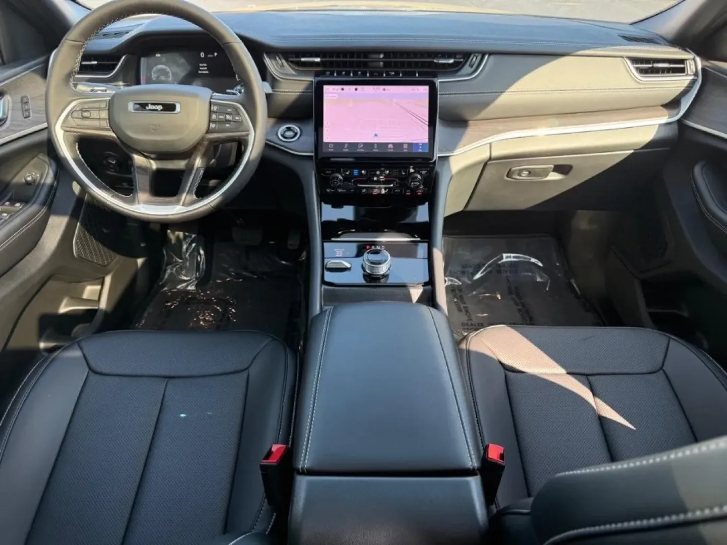 2025 /Global Black Leather Jeep Grand Cherokee Limited (1C4RJKBG7S8) with an 3.6L V6 24V VVT UPG I engine, Automatic transmission, located at 970 Woodlawn Dr., Farmington, MO, 63640, (573) 431-7800, 37.825642, -90.468674 - Are you ready to elevate your family adventures or long commutes? Look no further! The 2025 Jeep Grand Cherokee L Limited is here to fulfill all your driving needs, blending power, luxury, and practicality. At Pettus CDJR Farmington, located at 970 Woodlawn Drive, Farmington, MO 63640, we're proud t - Photo#8