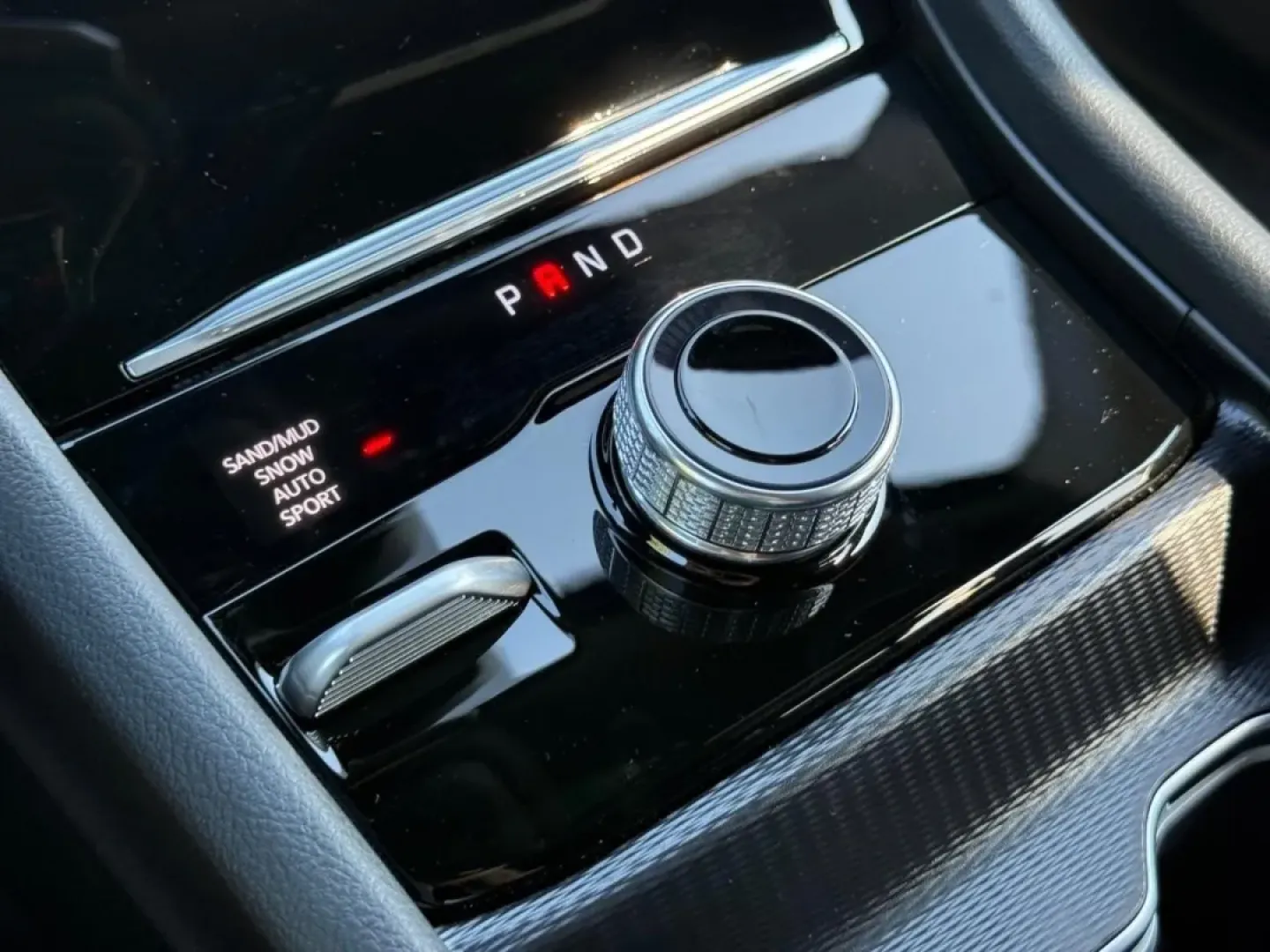 2025 /Global Black Leather Jeep Grand Cherokee Limited (1C4RJKBG7S8) with an 3.6L V6 24V VVT UPG I engine, Automatic transmission, located at 970 Woodlawn Dr., Farmington, MO, 63640, (573) 431-7800, 37.825642, -90.468674 - Are you ready to elevate your family adventures or long commutes? Look no further! The 2025 Jeep Grand Cherokee L Limited is here to fulfill all your driving needs, blending power, luxury, and practicality. At Pettus CDJR Farmington, located at 970 Woodlawn Drive, Farmington, MO 63640, we're proud t - Photo#17