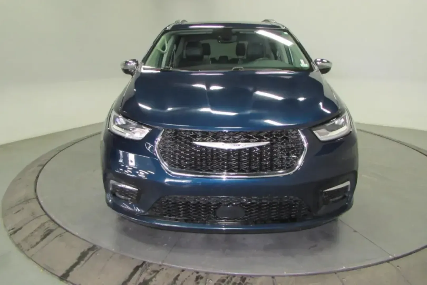 2023 /Black/Alloy/Black Leather Chrysler Pacifica Limited (2C4RC1GG1PR) with an Other engine, Automatic transmission, located at 12830 Highway 21, De Soto, MO, 63020, (636) 337-7777, 38.153099, -90.573624 - **Discover Your Adventure with the 2023 Chrysler Pacifica at Pettus CDJR DeSoto!**<br /> <br /> Are you ready to elevate your family's travel experience? The 2023 Chrysler Pacifica is not just a minivan; it's your ticket to comfort, convenience, and unforgettable journeys. Whether you're headed to a - Photo#0