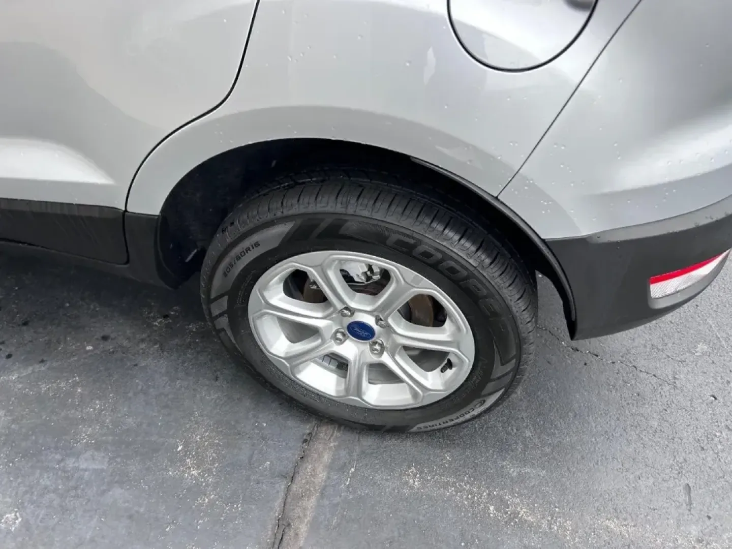 2022 Ford EcoSport SE (MAJ6S3GL4NC) with an 2.0L Ti-VCT GDI I-4 engine, Automatic transmission, located at 141 Commercial Dr, Fredericktown, MO, 63645, (573) 783-6432, 37.570087, -90.320648 - USED 2022 Ford EcoSport SE from Pettus Ford Fredericktown, Fredericktown MO. - Photo#5