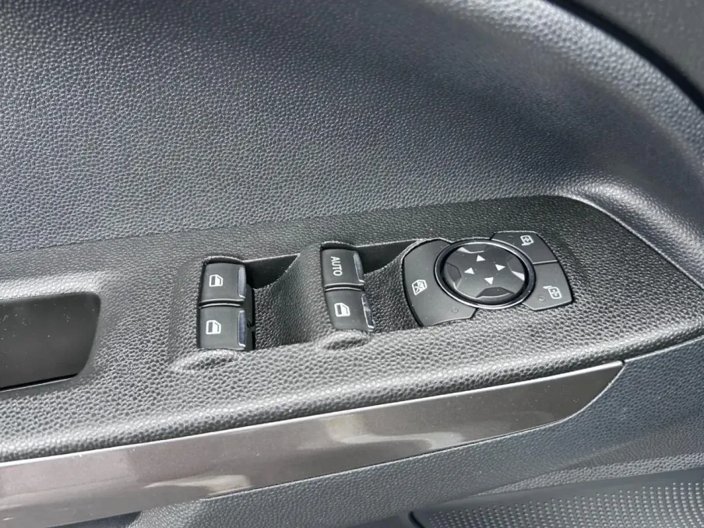 2022 Ford EcoSport SE (MAJ6S3GL4NC) with an 2.0L Ti-VCT GDI I-4 engine, Automatic transmission, located at 141 Commercial Dr, Fredericktown, MO, 63645, (573) 783-6432, 37.570087, -90.320648 - USED 2022 Ford EcoSport SE from Pettus Ford Fredericktown, Fredericktown MO. - Photo#18