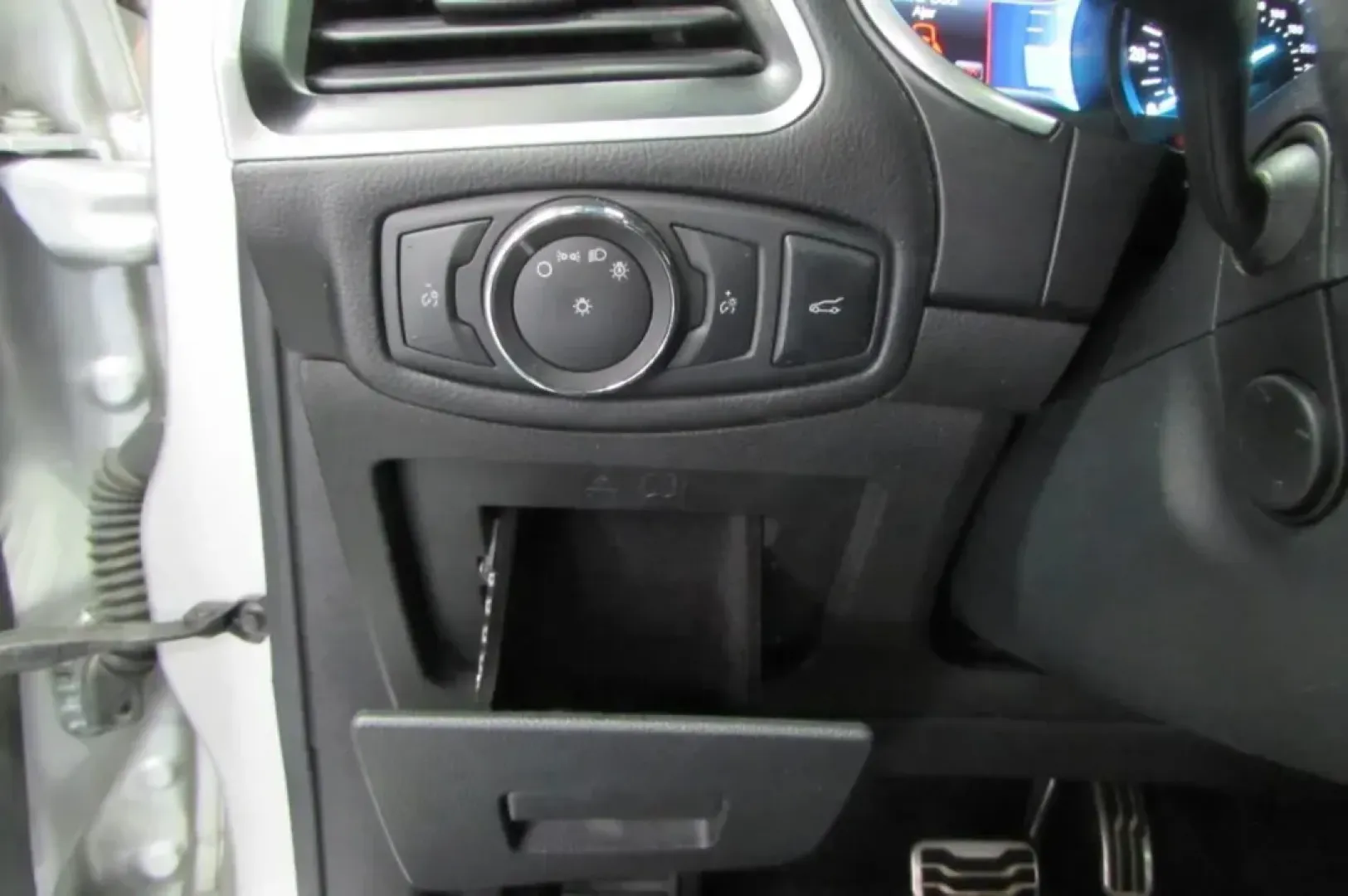 2016 /Ebony Cloth Ford Edge Sport (2FMPK4AP7GB) with an Other engine, Automatic transmission, located at 12830 Highway 21, De Soto, MO, 63020, (636) 337-7777, 38.153099, -90.573624 - **Explore Adventure and Comfort with the 2016 Ford Edge Sport at Pettus CDJR DeSoto!**<br /> <br /> Are you ready to elevate your daily commute or family road trips? This 2016 Ford Edge Sport, now available at Pettus CDJR DeSoto, is designed with your active lifestyle in mind. With its spacious inte - Photo#14