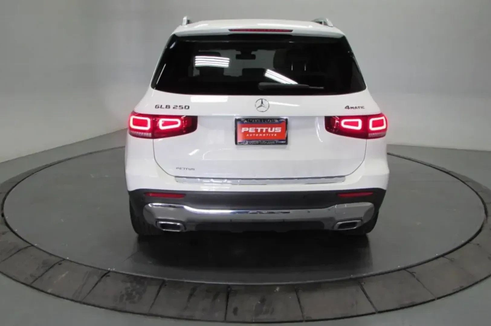 2020 /Macchiato Beige Leather Mercedes-Benz GLB GLB 250 4MATIC (W1N4M4HB1LW) with an Other engine, Automatic transmission, located at 12830 Highway 21, De Soto, MO, 63020, (636) 337-7777, 38.153099, -90.573624 - Elevate your lifestyle with the perfect blend of luxury and practicality! Introducing the 2020 Mercedes-Benz GLB 250 4MATIC a premium SUV that caters to your busy life while offering space, comfort, and cutting-edge technology. Whether you're navigating the urban streets of De Soto, MO, or embarkin - Photo#6