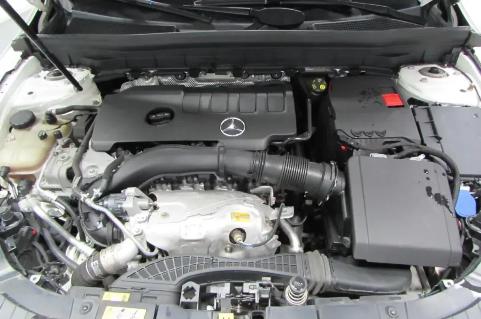 2020 /Macchiato Beige Leather Mercedes-Benz GLB GLB 250 4MATIC (W1N4M4HB1LW) with an Other engine, Automatic transmission, located at 12830 Highway 21, De Soto, MO, 63020, (636) 337-7777, 38.153099, -90.573624 - Elevate your lifestyle with the perfect blend of luxury and practicality! Introducing the 2020 Mercedes-Benz GLB 250 4MATIC a premium SUV that caters to your busy life while offering space, comfort, and cutting-edge technology. Whether you're navigating the urban streets of De Soto, MO, or embarkin - Photo#8
