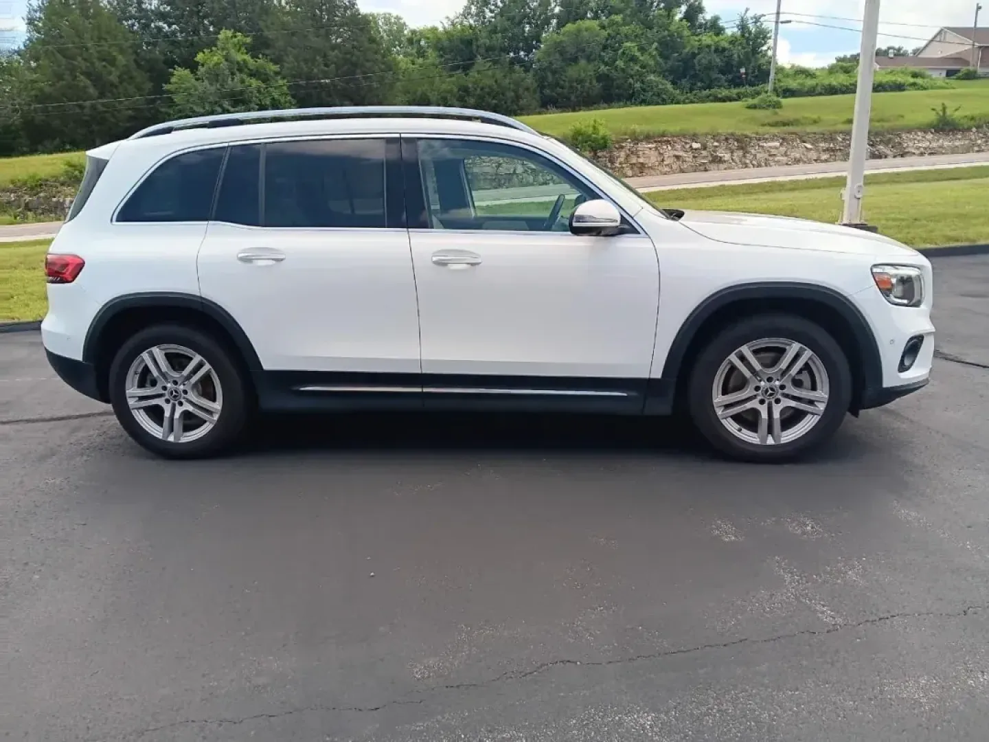 2020 /Macchiato Beige Leather Mercedes-Benz GLB GLB 250 4MATIC (W1N4M4HB1LW) with an Other engine, Automatic transmission, located at 12830 Highway 21, De Soto, MO, 63020, (636) 337-7777, 38.153099, -90.573624 - Elevate your lifestyle with the perfect blend of luxury and practicality! Introducing the 2020 Mercedes-Benz GLB 250 4MATIC a premium SUV that caters to your busy life while offering space, comfort, and cutting-edge technology. Whether you're navigating the urban streets of De Soto, MO, or embarkin - Photo#34
