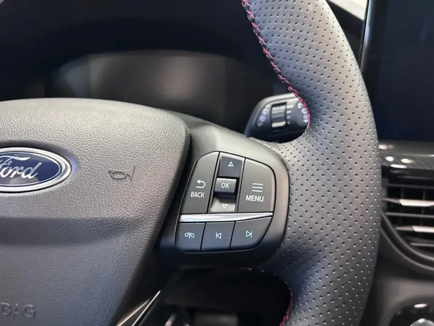 2025 /Ebony Leather Trimmed Ford Escape ST-Line (1FMCU9MN5SU) with an 1.5L EcoBoost engine, Automatic transmission, located at 141 Commercial Dr, Fredericktown, MO, 63645, (573) 783-6432, 37.570087, -90.320648 - **Explore Adventure in Style with This 2025 Ford Escape ST-Line!**<br /> <br /> Are you ready to elevate your lifestyle? The 2025 Ford Escape ST-Line is perfect for those seeking a versatile and stylish SUV that seamlessly fits into both your daily routine and weekend adventures. Whether you're comm - Photo#12