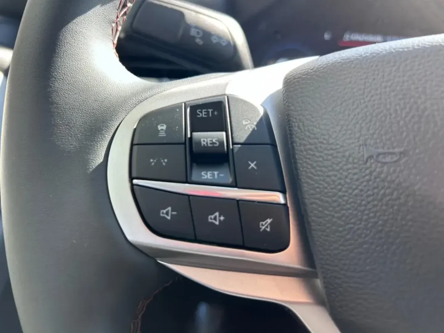 2025 /Dark Gray/Onyx Cloth Ford Explorer Active (1FMUK7DH8SG) with an 2.3L EcoBoost I-4 engine, Automatic transmission, located at 141 Commercial Dr, Fredericktown, MO, 63645, (573) 783-6432, 37.570087, -90.320648 - Discover the perfect blend of adventure and everyday practicality with the 2025 Ford Explorer Active, now available at Pettus Ford Fredericktown. Located at 141 Commercial Drive, Fredericktown, MO 63645, our dealership specializes in providing quality used vehicles, and this SUV is no exception. Whe - Photo#13