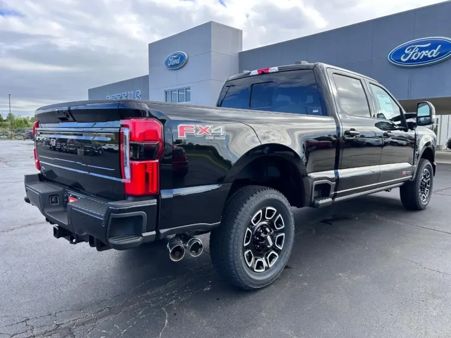 2025 /Black Onyx/Platinum Blue Leath Ford F-250SD Platinum 703A (1FT8W2BM8SE) with an 6.7L Turbocharged engine, located at 141 Commercial Dr, Fredericktown, MO, 63645, (573) 783-6432, 37.570087, -90.320648 - Experience the thrill of adventure with the 2025 Ford F-250SD Platinum, a powerful truck that redefines what it means to own a vehicle. Whether you're headed to the job site, embarking on a weekend camping trip, or transporting your growing family, this capable truck is designed to meet your every n - Photo#1
