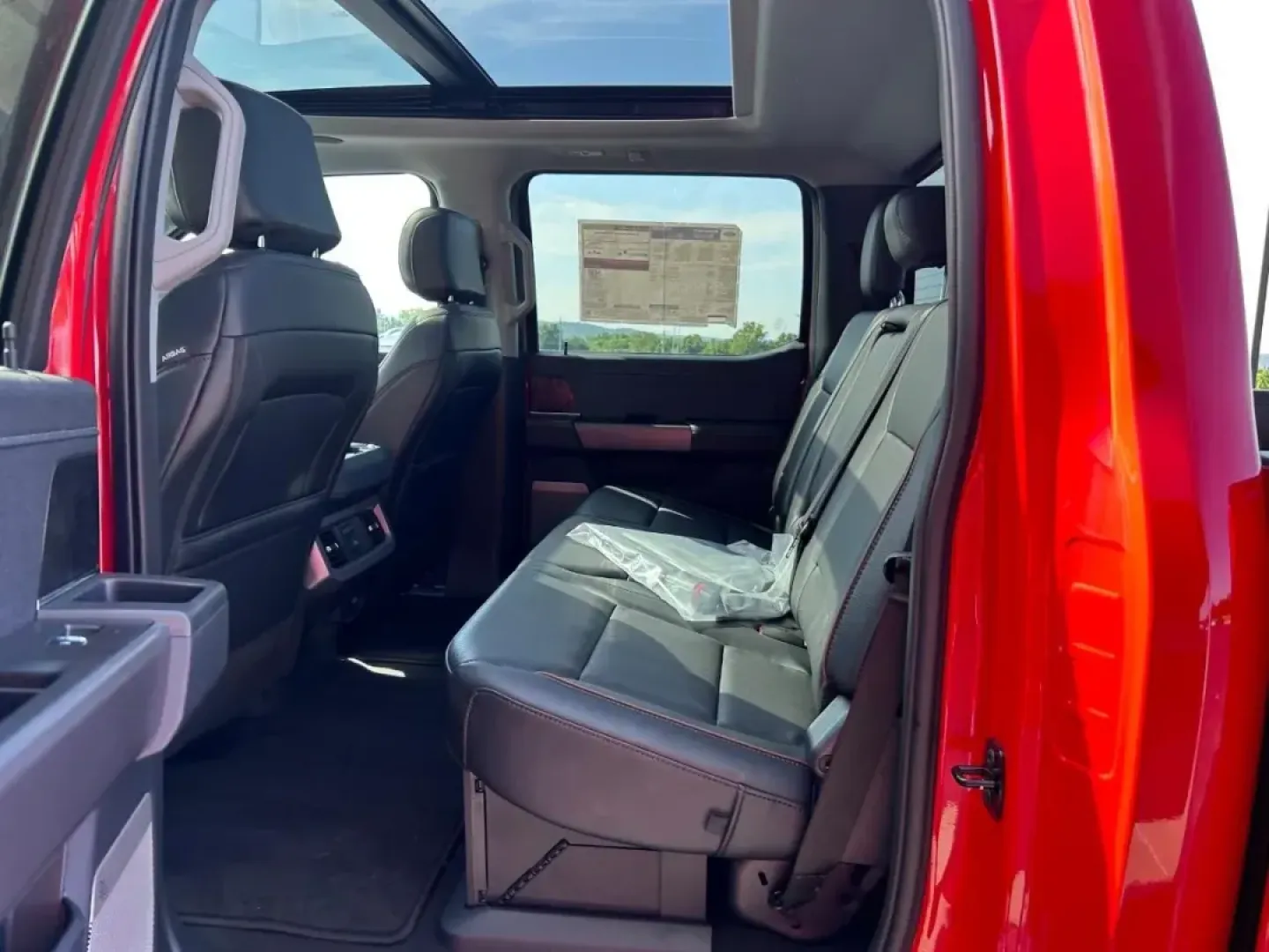 2025 /Black Onyx Leather Ford F-250SD Lariat 608A (1FT8W2BT4SE) with an 6.7L Turbocharged engine, located at 141 Commercial Dr, Fredericktown, MO, 63645, (573) 783-6432, 37.570087, -90.320648 - **Conquer Every Terrain with the 2025 Ford F-250SD Lariat Your Ultimate Workhorse!**<br /> <br /> Are you looking for a vehicle that can seamlessly transition between work and play? The 2025 Ford F-250SD Lariat is not just a truck; it's a lifestyle choice for those who need a dependable companion f - Photo#5