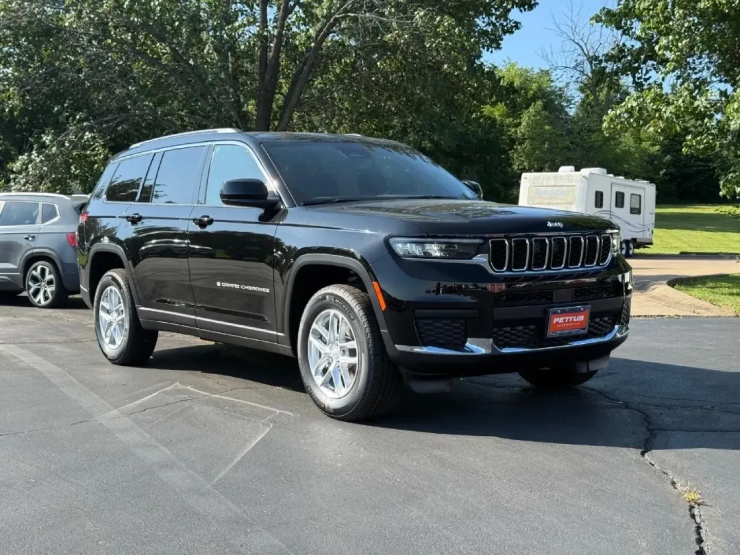 2025 /Global Black Cloth Jeep Grand Cherokee Laredo (1C4RJKAG1S8) with an 3.6L V6 24V VVT UPG I engine, Automatic transmission, located at 970 Woodlawn Dr., Farmington, MO, 63640, (573) 431-7800, 37.825642, -90.468674 - **Explore Life's Adventures with the 2025 Jeep Grand Cherokee L Available Now at Pettus CDJR Farmington!**<br /> <br /> If you're looking for a vehicle that can keep up with your busy lifestyle, the 2025 Jeep Grand Cherokee L is your ticket to adventure. Whether you're navigating the bustling stree - Photo#0