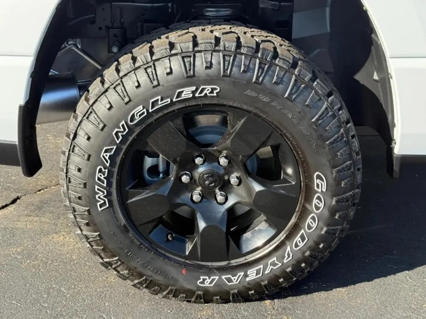 2025 /Black Cloth Ram 1500 Warlock Crew Cab (1C6SRFGP5SN) with an 3.0L I6 Hurricane SO Twin Turbo ESS engine, Automatic transmission, located at 970 Woodlawn Dr., Farmington, MO, 63640, (573) 431-7800, 37.825642, -90.468674 - Experience the thrill of adventure and functionality with the 2025 Ram 1500 Tradesman, now available at Pettus CDJR Farmington in Farmington, MO. Whether you're a weekend warrior looking for that perfect truck to carry your gear or a busy professional seeking a reliable vehicle for daily commutes, t - Photo#3