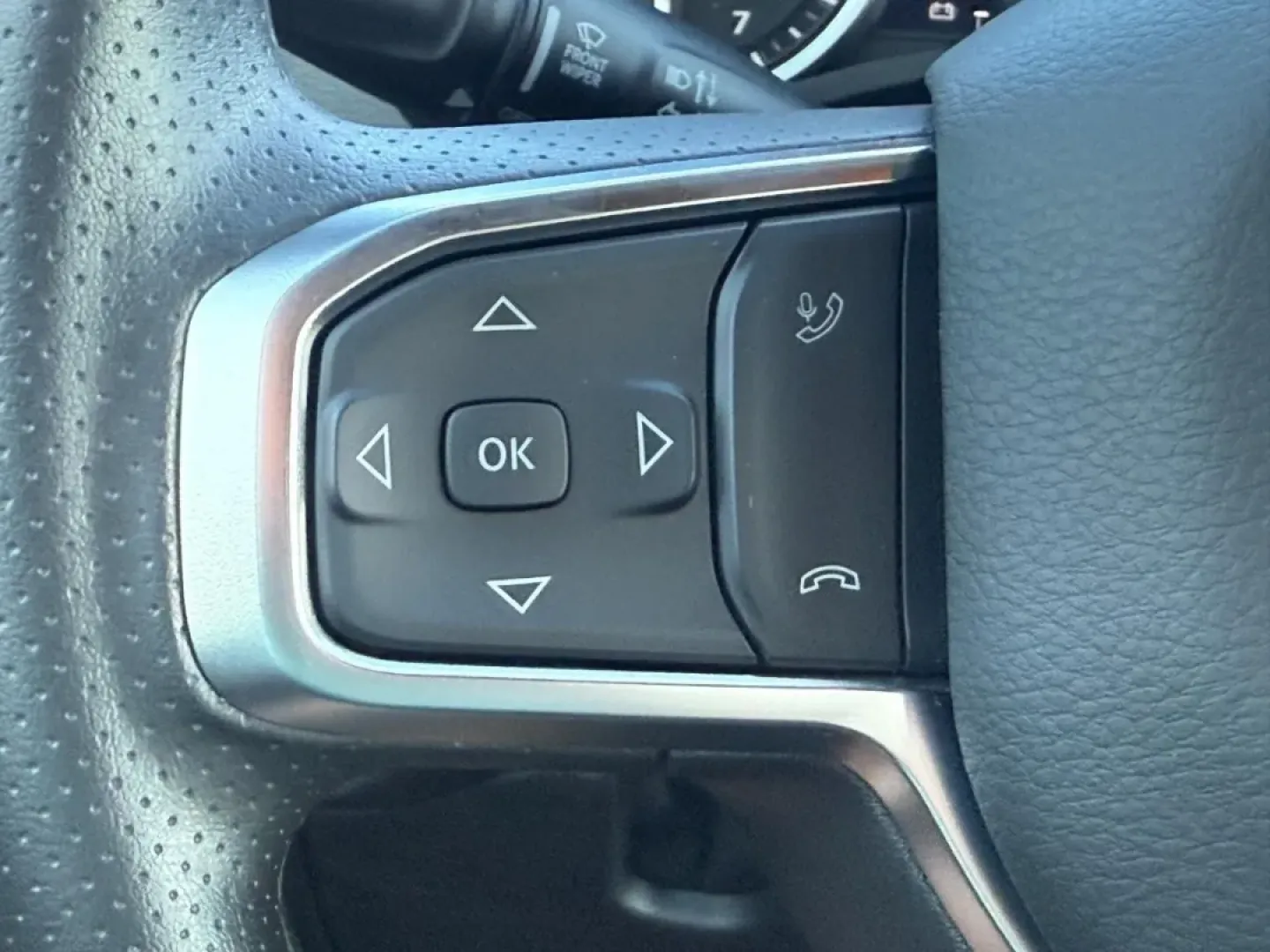 2025 /Black Cloth Ram 1500 Warlock Crew Cab (1C6SRFGP5SN) with an 3.0L I6 Hurricane SO Twin Turbo ESS engine, Automatic transmission, located at 970 Woodlawn Dr., Farmington, MO, 63640, (573) 431-7800, 37.825642, -90.468674 - Experience the thrill of adventure and functionality with the 2025 Ram 1500 Tradesman, now available at Pettus CDJR Farmington in Farmington, MO. Whether you're a weekend warrior looking for that perfect truck to carry your gear or a busy professional seeking a reliable vehicle for daily commutes, t - Photo#8