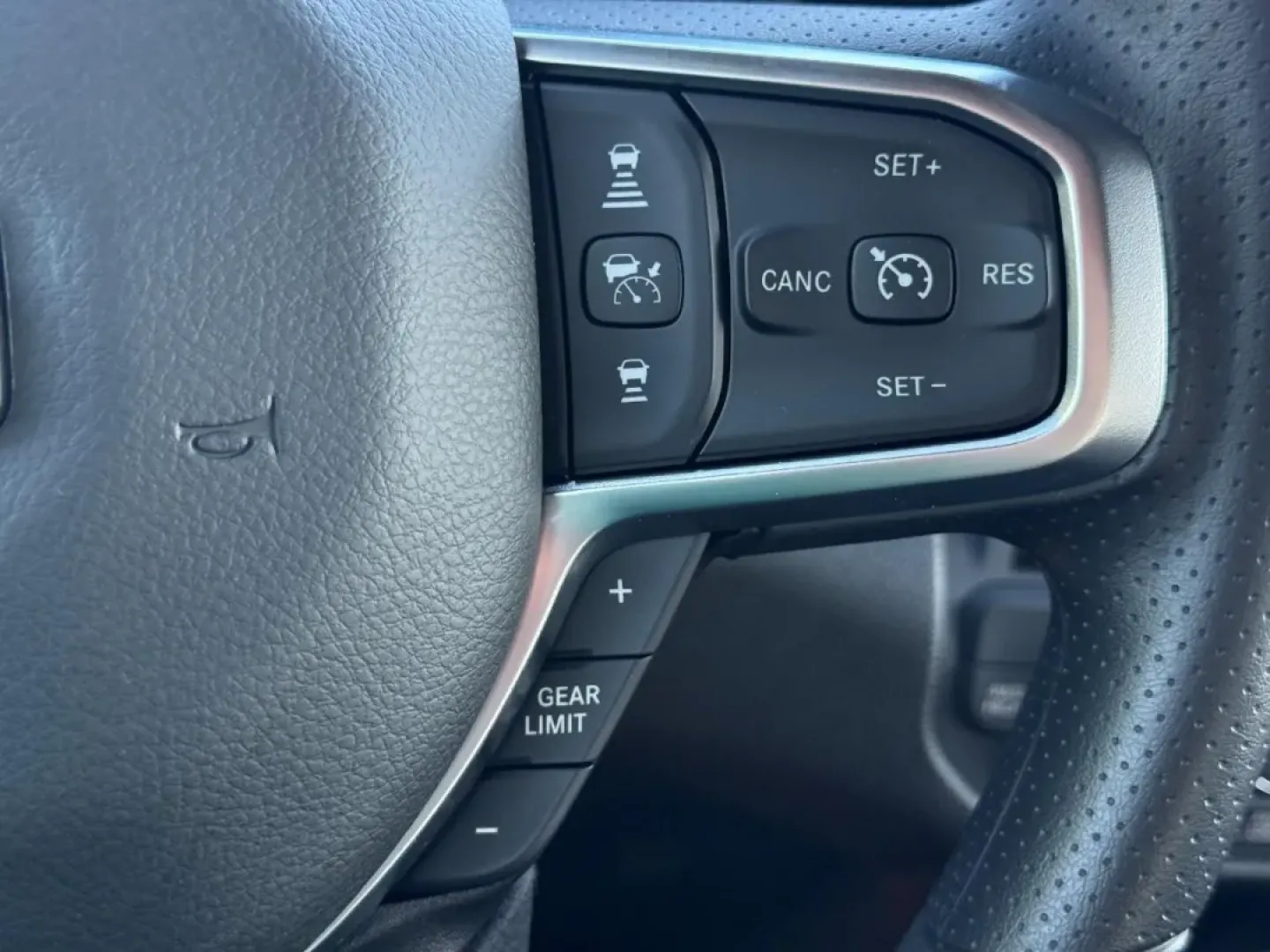 2025 /Black Cloth Ram 1500 Warlock Crew Cab (1C6SRFGP5SN) with an 3.0L I6 Hurricane SO Twin Turbo ESS engine, Automatic transmission, located at 970 Woodlawn Dr., Farmington, MO, 63640, (573) 431-7800, 37.825642, -90.468674 - Experience the thrill of adventure and functionality with the 2025 Ram 1500 Tradesman, now available at Pettus CDJR Farmington in Farmington, MO. Whether you're a weekend warrior looking for that perfect truck to carry your gear or a busy professional seeking a reliable vehicle for daily commutes, t - Photo#9