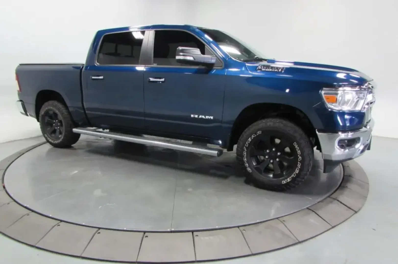 2020 /Black Leather Ram 1500 Big Horn/Lone Star (1C6SRFFT3LN) with an Other engine, located at 12830 Highway 21, De Soto, MO, 63020, (636) 337-7777, 38.153099, -90.573624 - Are you ready to elevate your weekend adventures and daily commutes? The 2020 Ram 1500 Big Horn/Lone Star is the perfect blend of rugged capability and refined comfort, making it an ideal choice for anyone looking to enhance their lifestyle. Whether you're hauling gear for a family camping trip or n - Photo#3