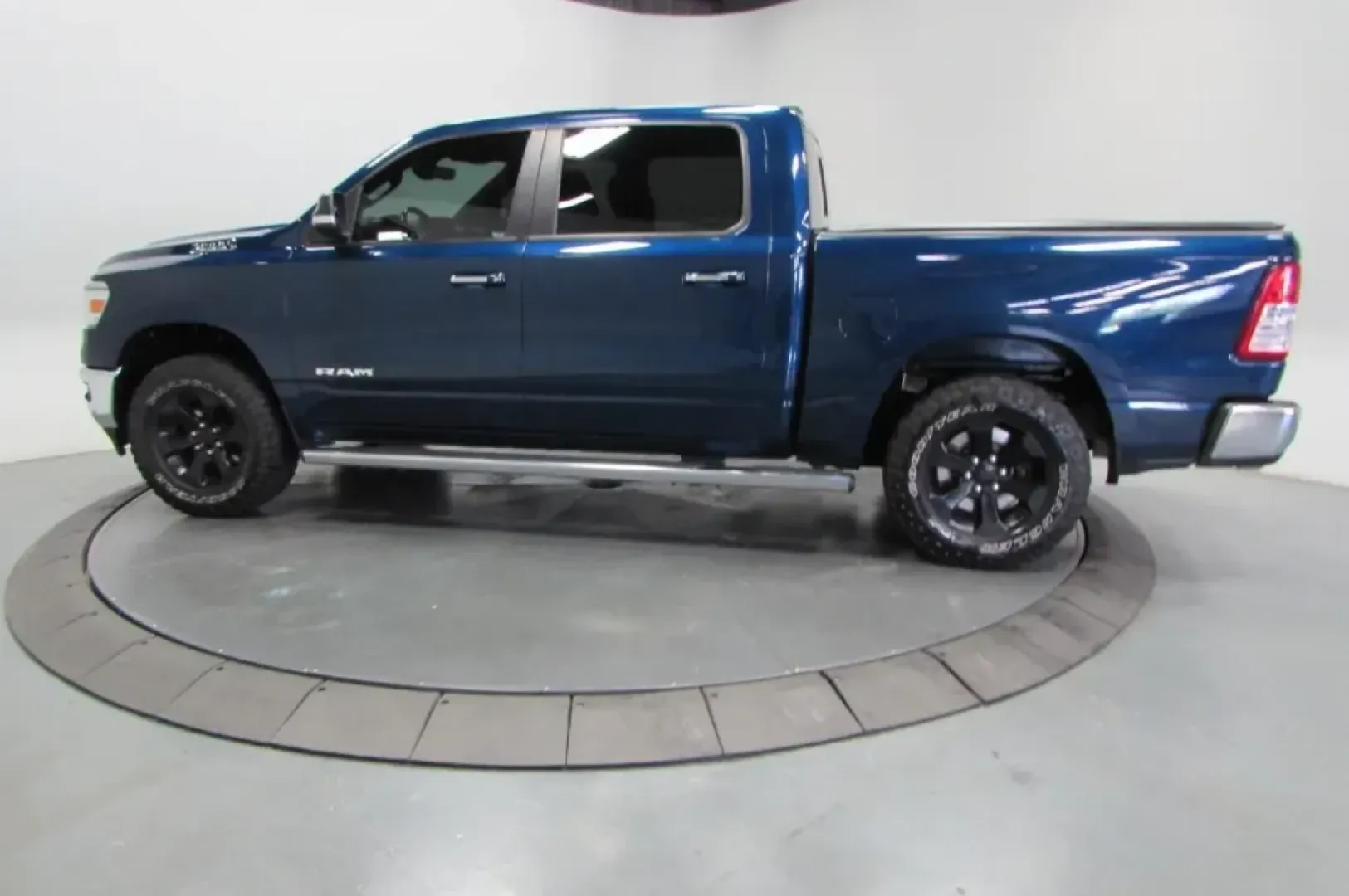 2020 /Black Leather Ram 1500 Big Horn/Lone Star (1C6SRFFT3LN) with an Other engine, located at 12830 Highway 21, De Soto, MO, 63020, (636) 337-7777, 38.153099, -90.573624 - Are you ready to elevate your weekend adventures and daily commutes? The 2020 Ram 1500 Big Horn/Lone Star is the perfect blend of rugged capability and refined comfort, making it an ideal choice for anyone looking to enhance their lifestyle. Whether you're hauling gear for a family camping trip or n - Photo#4