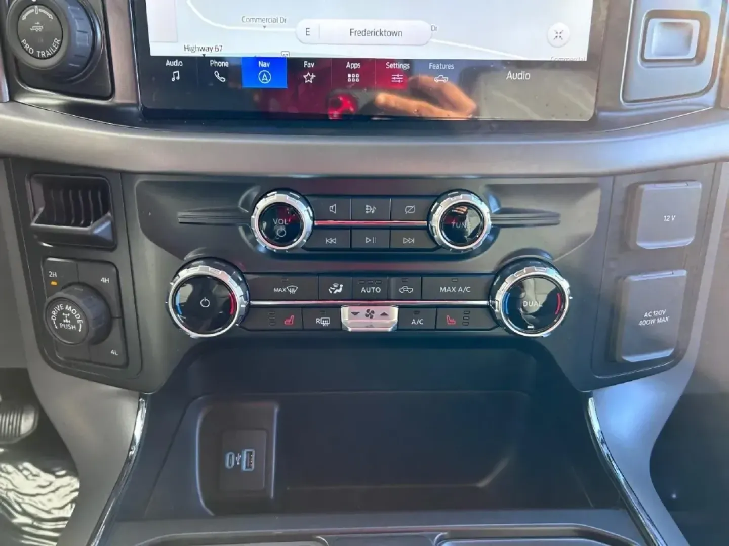 2024 /Black w/Medium Dark Slate Clot Ford F-150 XLT (1FTFW3L52RK) with an 5.0L engine, located at 141 Commercial Dr, Fredericktown, MO, 63645, (573) 783-6432, 37.570087, -90.320648 - ### Discover Your Next Adventure with the 2024 Ford F-150 XLT<br /> <br /> Are you ready to elevate your lifestyle with a powerful truck that can handle everything from daily commutes to weekend getaways? Look no further than our stunning **2024 Ford F-150 XLT** at **Pettus Ford Fredericktown**. Thi - Photo#14