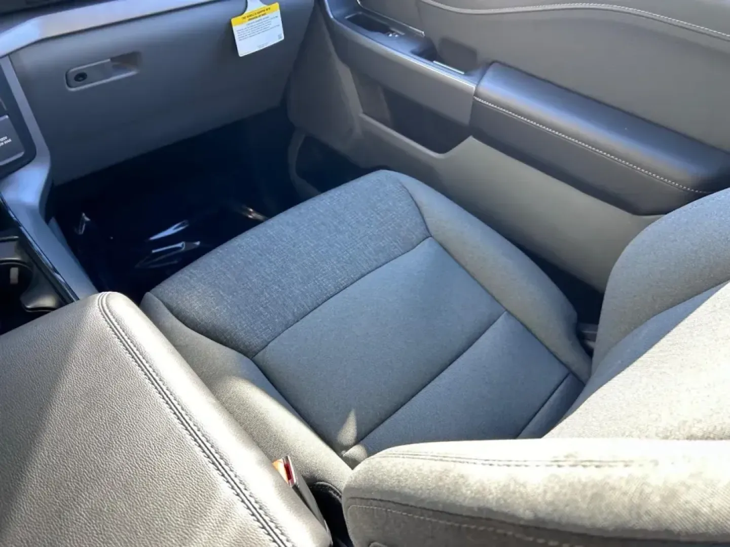 2024 /Black w/Medium Dark Slate Clot Ford F-150 XLT (1FTFW3L52RK) with an 5.0L engine, located at 141 Commercial Dr, Fredericktown, MO, 63645, (573) 783-6432, 37.570087, -90.320648 - ### Discover Your Next Adventure with the 2024 Ford F-150 XLT<br /> <br /> Are you ready to elevate your lifestyle with a powerful truck that can handle everything from daily commutes to weekend getaways? Look no further than our stunning **2024 Ford F-150 XLT** at **Pettus Ford Fredericktown**. Thi - Photo#15